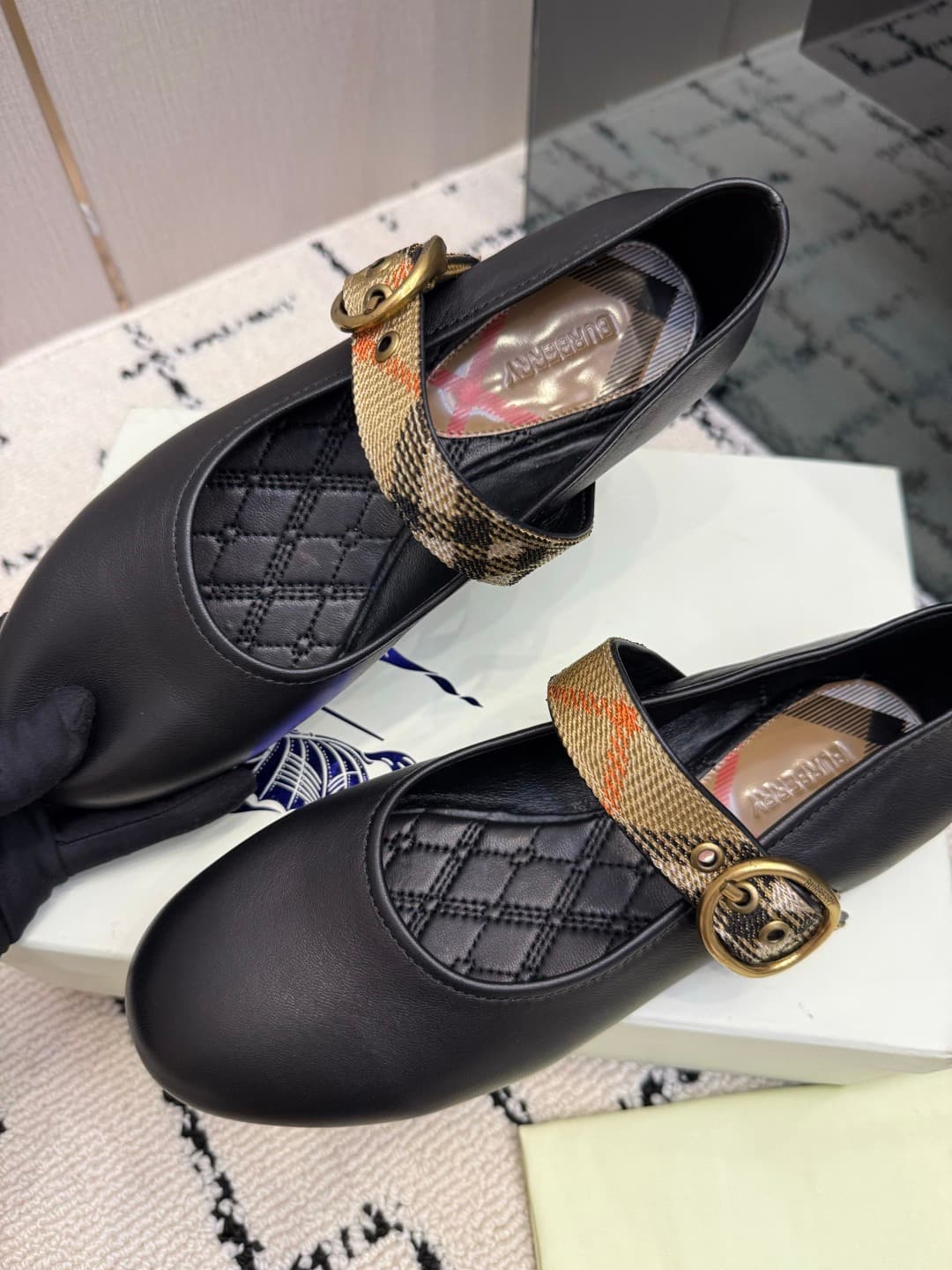 D3162 Burberry / Burberry 26WF New Product — image 6