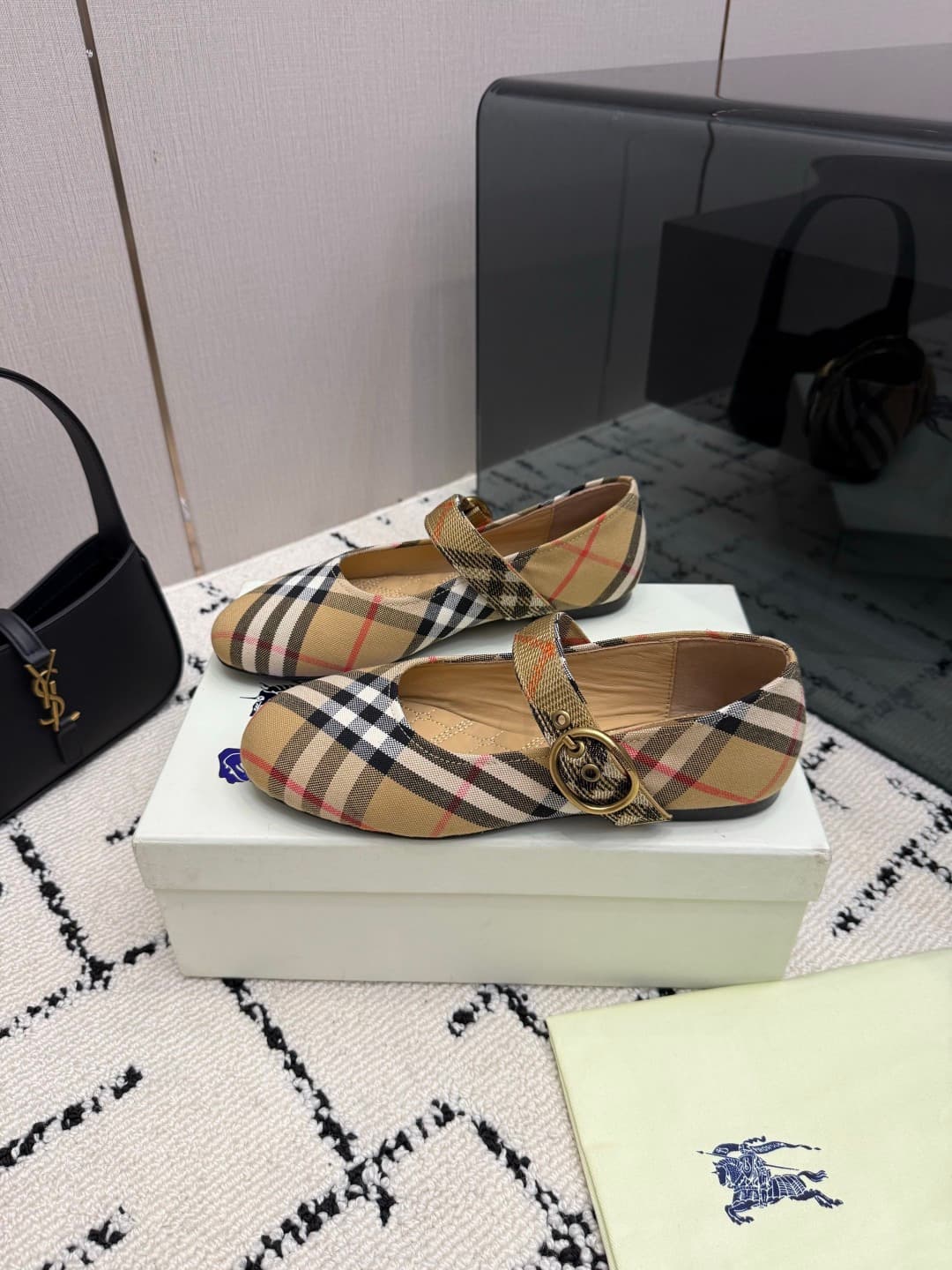 D3161 Burberry / Burberry 26WF New Product — image 4