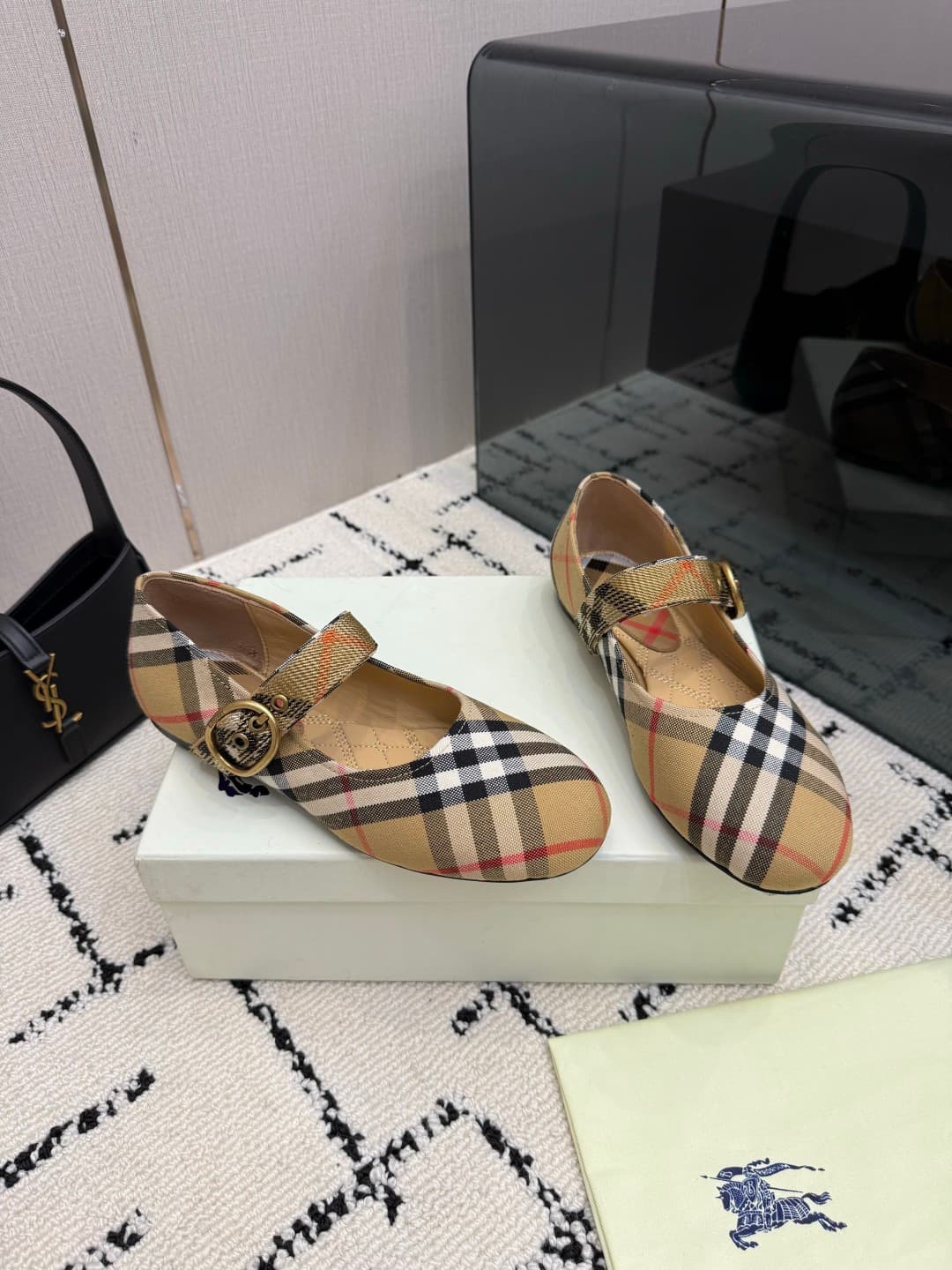 D3161 Burberry / Burberry 26WF New Product — image 2