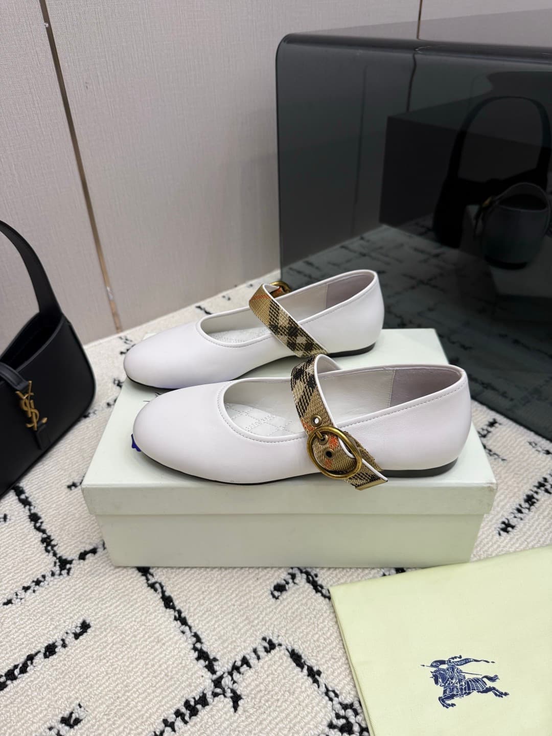 D3160 Burberry / Burberry 26WF New Product — image 4
