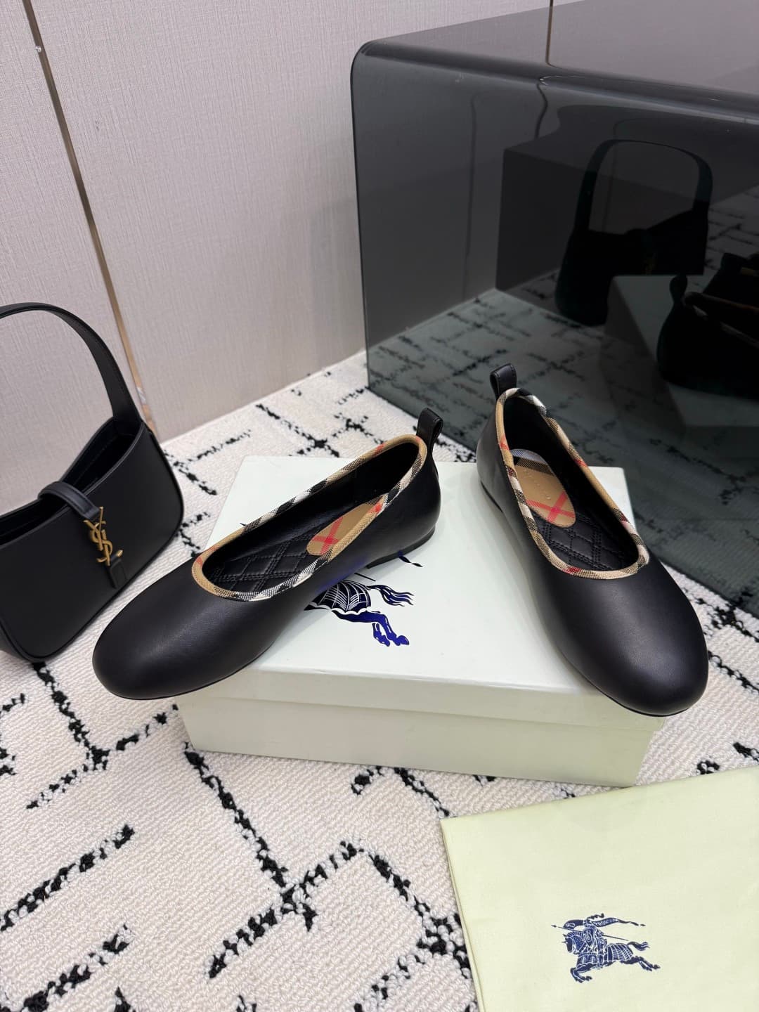 D3159 Burberry / Burberry 26WF New Product — image 3