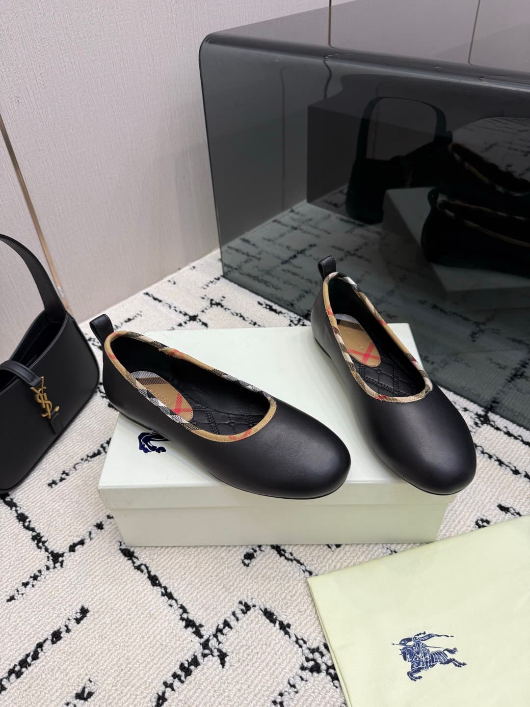 D3159 Burberry / Burberry 26WF New Product — image 2