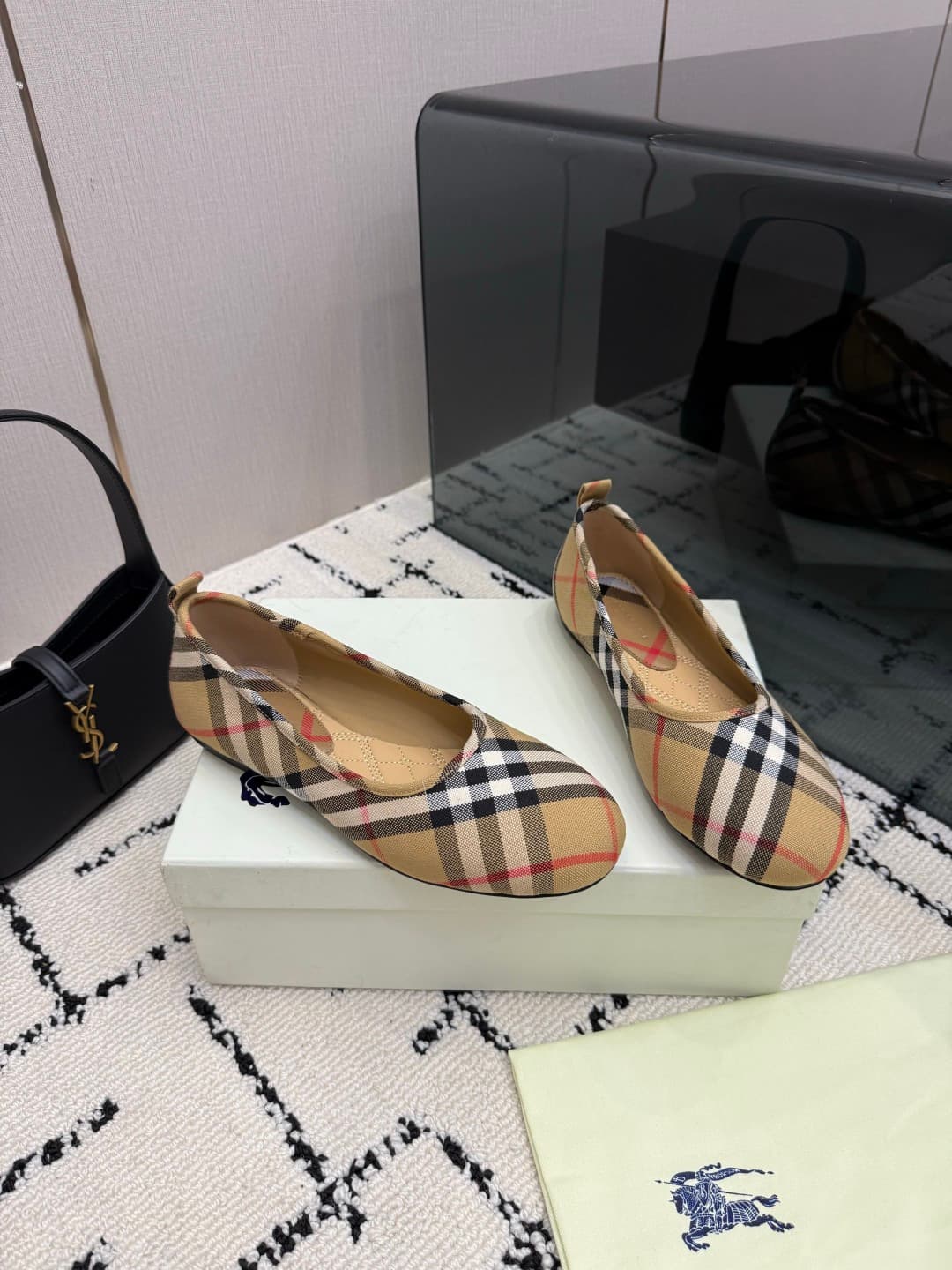 D3158 Burberry / Burberry 26WF New Product — image 2