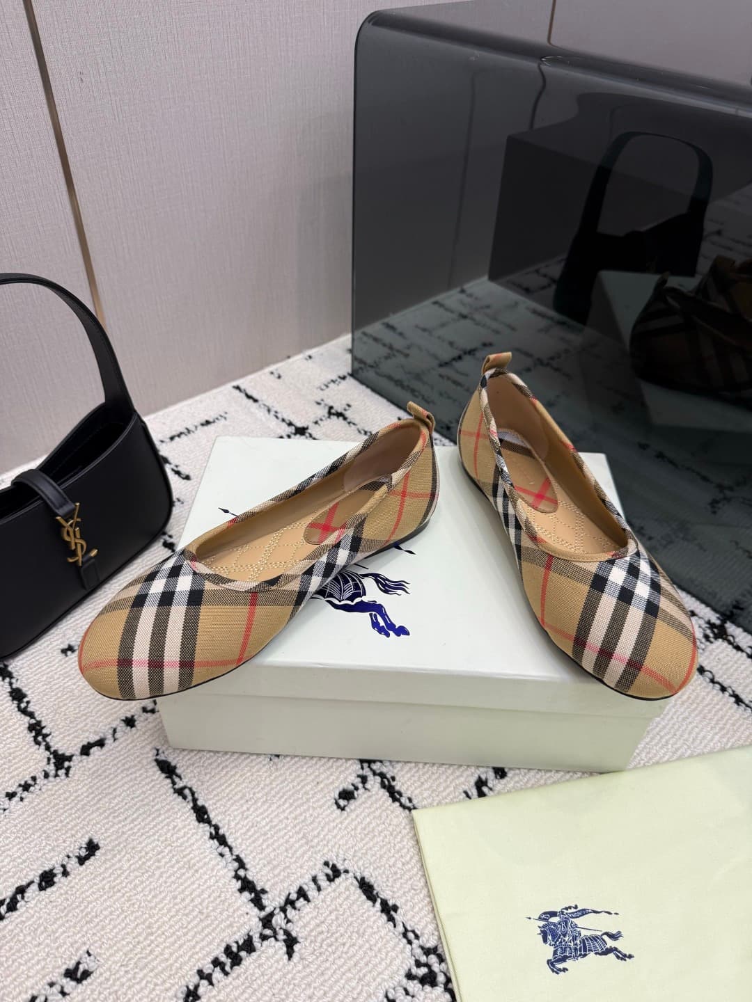 D3158 Burberry / Burberry 26WF New Product — image 3