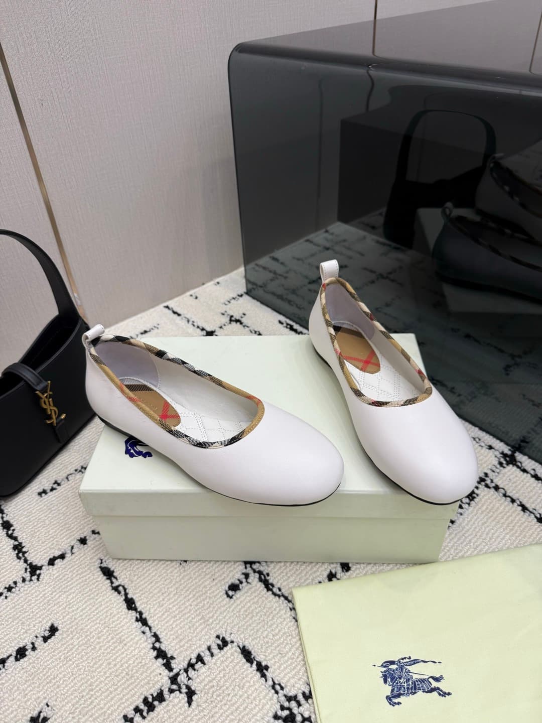 D3157 Burberry / Burberry 26WF New Product — image 2