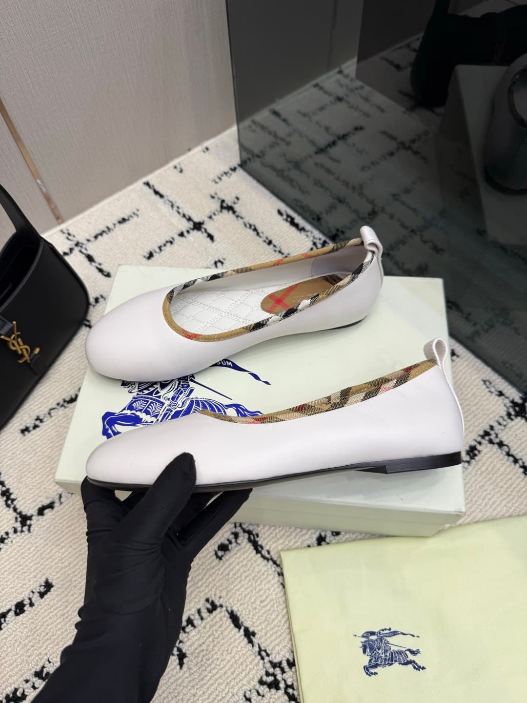 D3157 Burberry / Burberry 26WF New Product — image 5