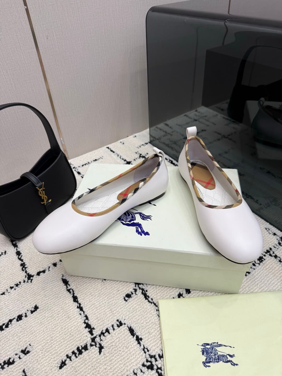 D3157 Burberry / Burberry 26WF New Product — image 3