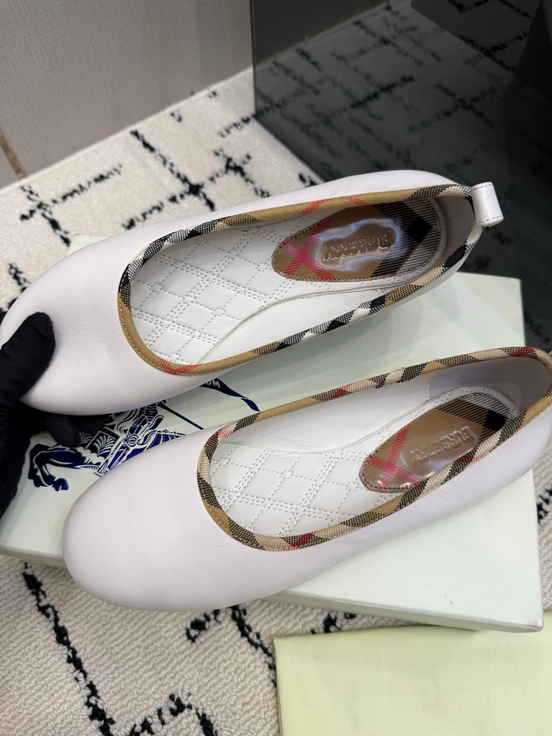 D3157 Burberry / Burberry 26WF New Product — image 6