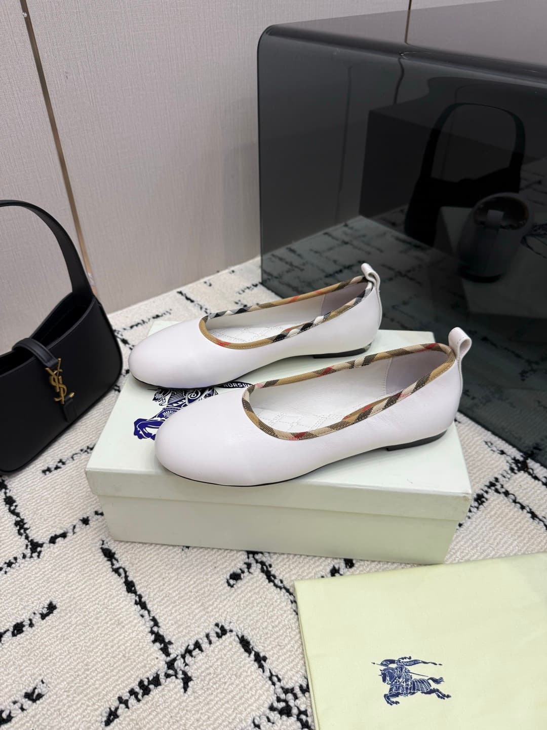 D3157 Burberry / Burberry 26WF New Product — image 4