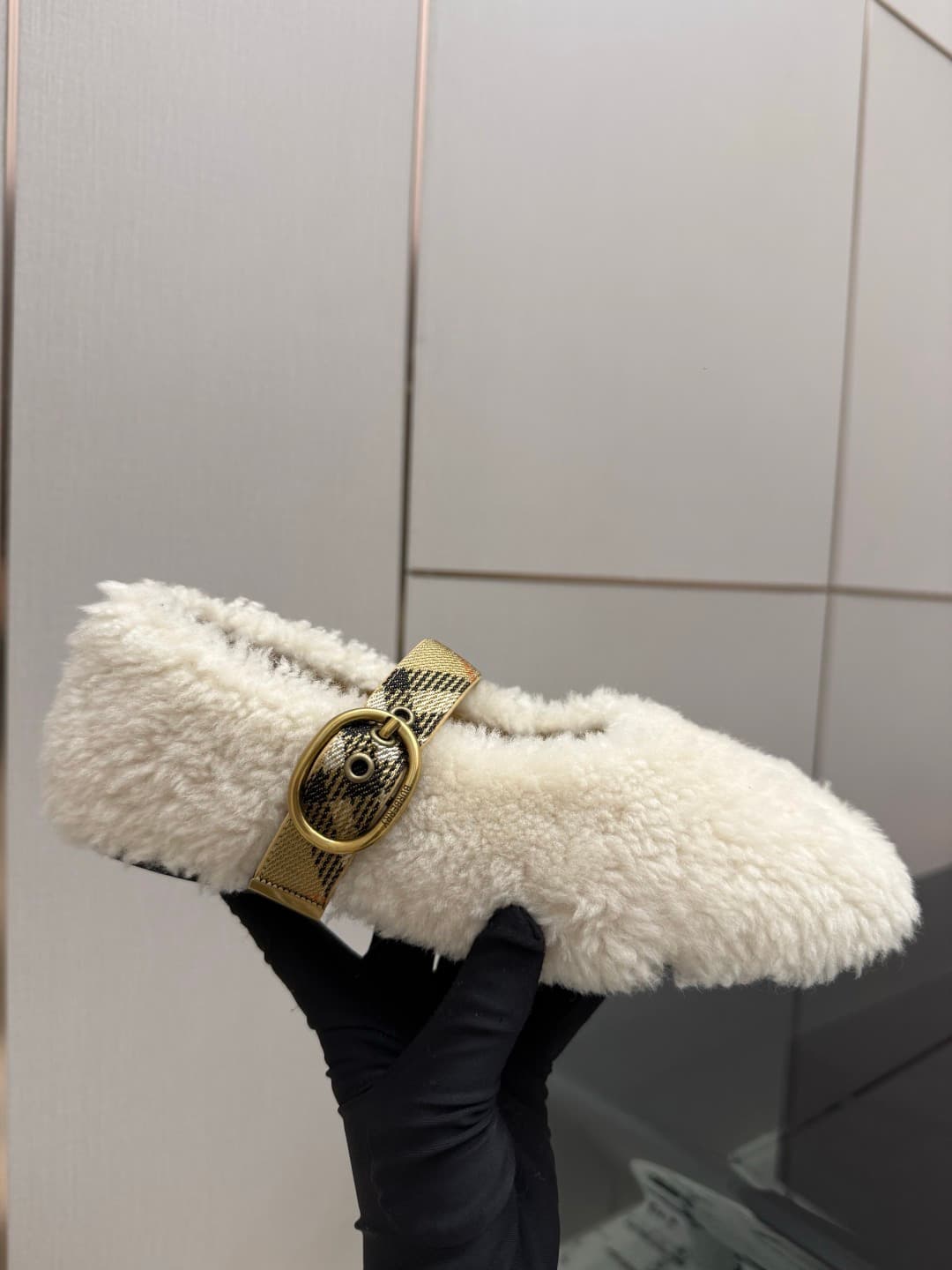 D3130 BURBERRY Lamb wool bandana Mary Jane shoes — image 7