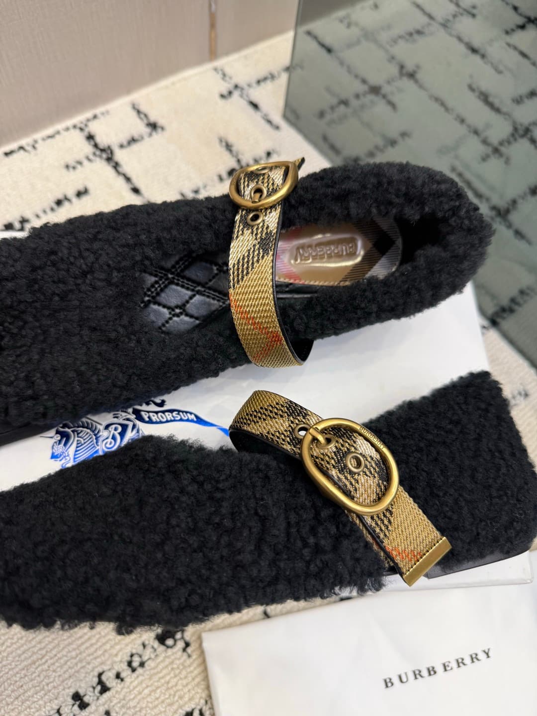 D3129 BURBERRY lamb hair band and Mary Jane shoes — image 6