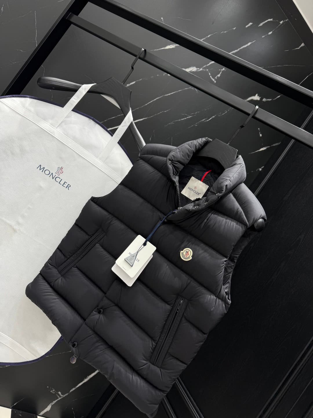 C11085 Monkou Faux Fur Vest 2025 – New model for autumn and winter 🆕 Original 1: 1. All hardware components are imported and custom-made. Welcome to the store for a comparison. Absolutely high quality. Made with top-tier 95 white duck down, extremely soft — image 6
