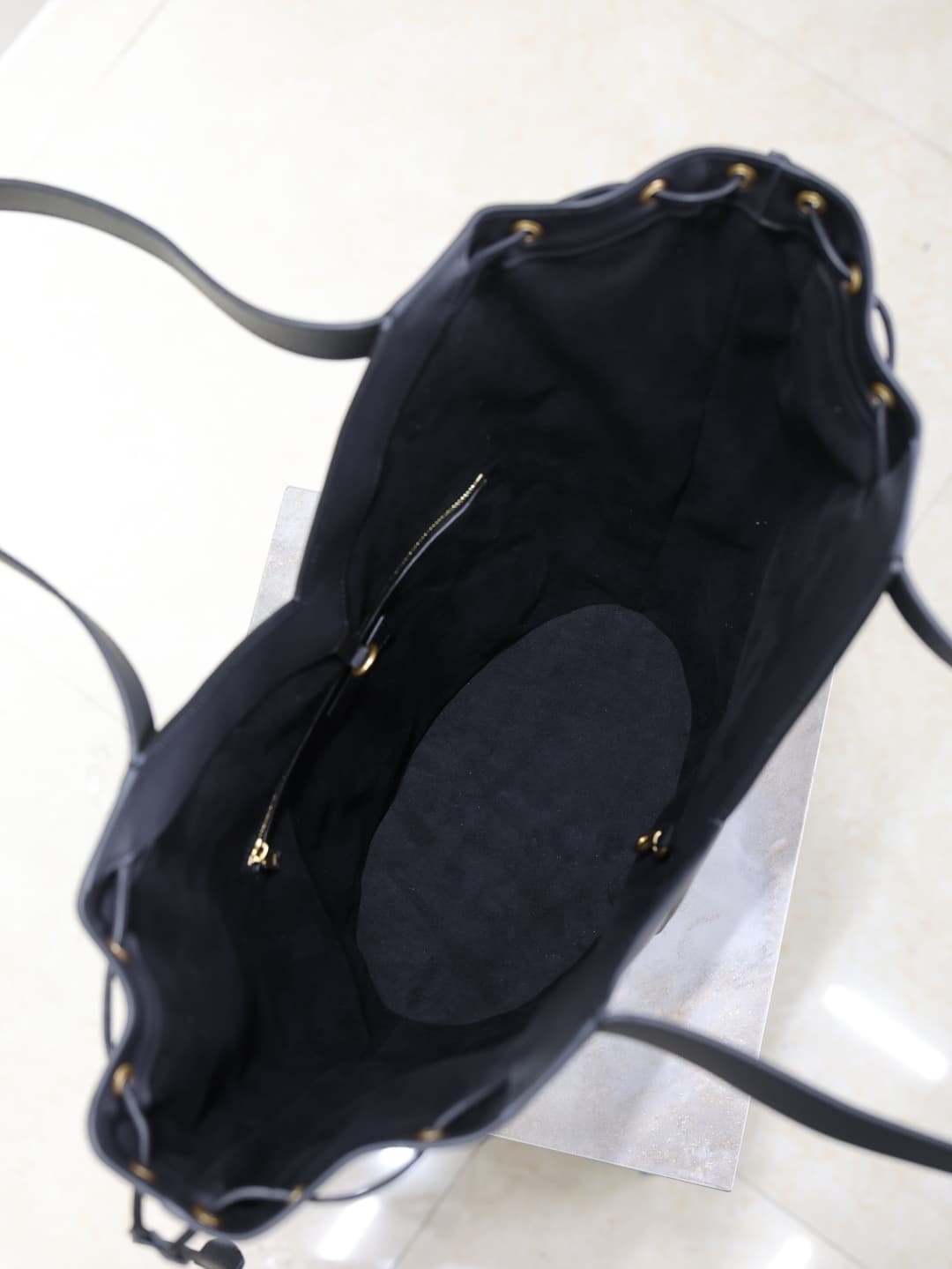C8523 Y size leather HOBO handbag — image 7
