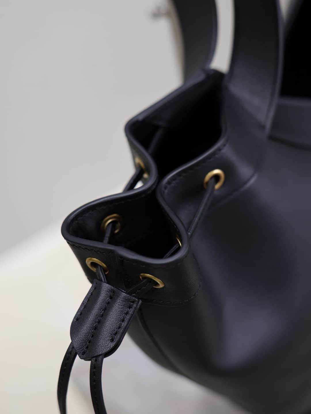 C8523 Y size leather HOBO handbag — image 6
