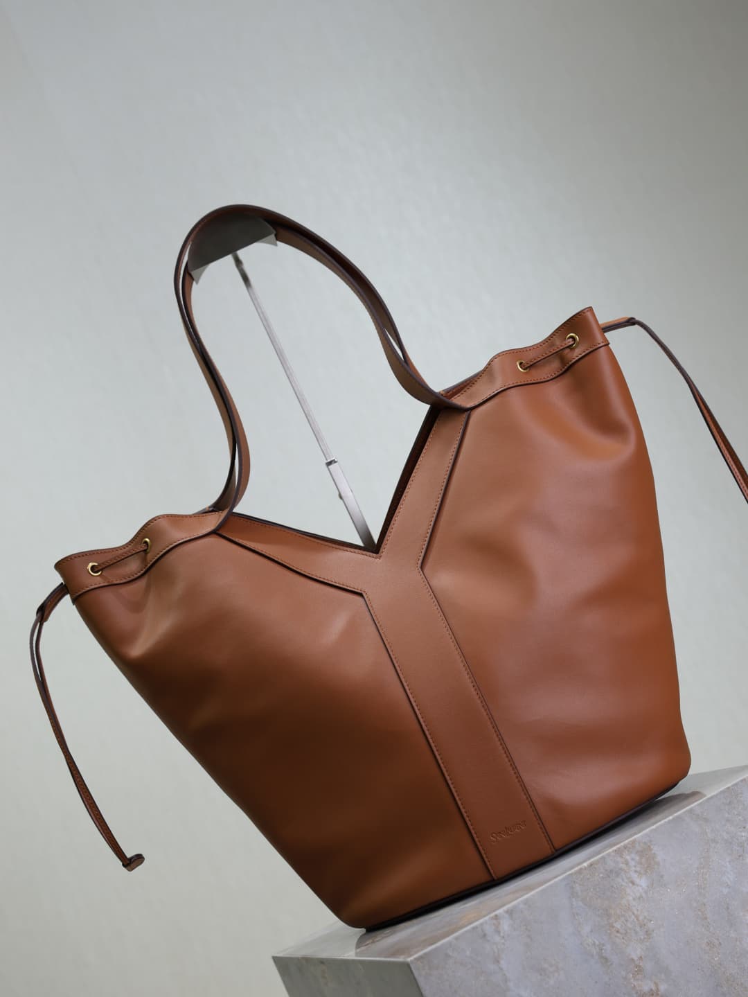 C8525 Y Large Leather HOBO Handbag — image 2