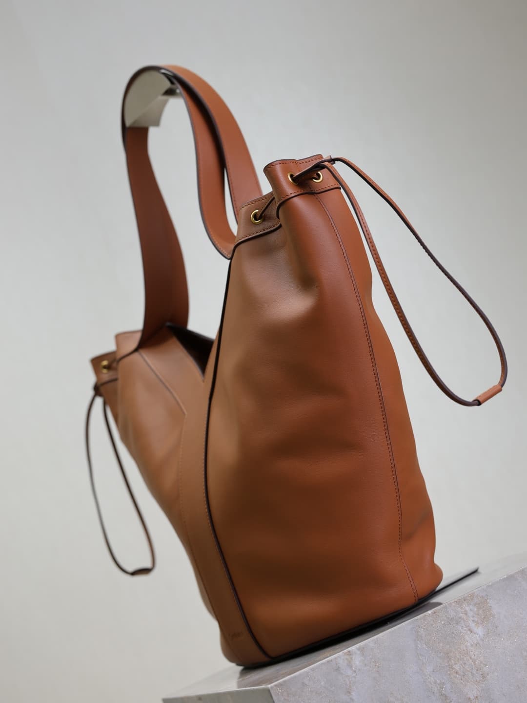 C8525 Y Large Leather HOBO Handbag — image 5