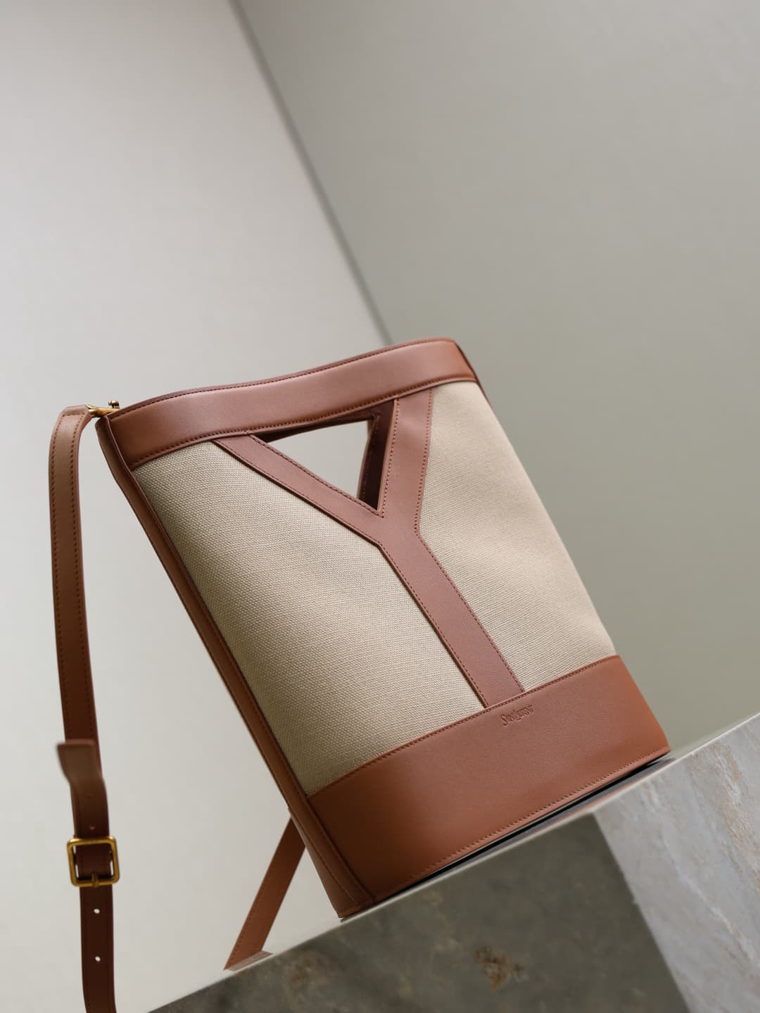 C8521 Caramel leather with canvas – — image 3