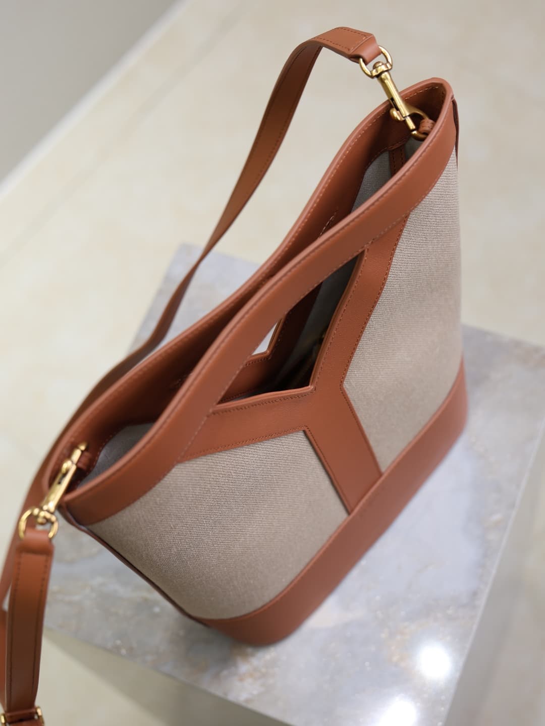 C8521 Caramel leather with canvas – — image 5