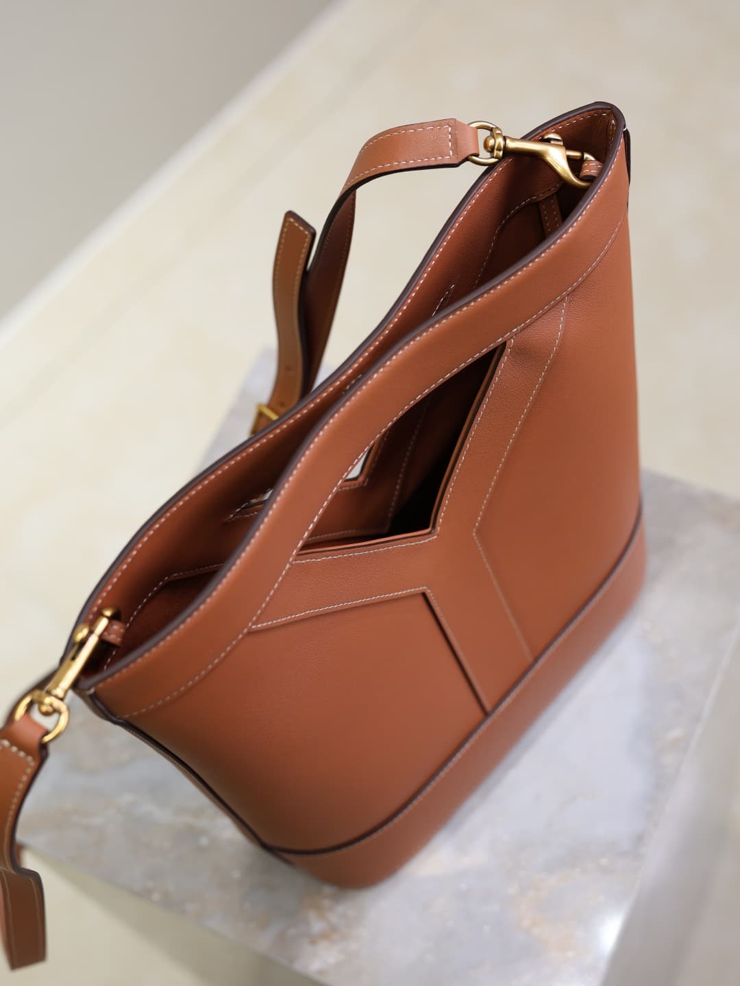 C8522 Caramel cowhide· — image 4