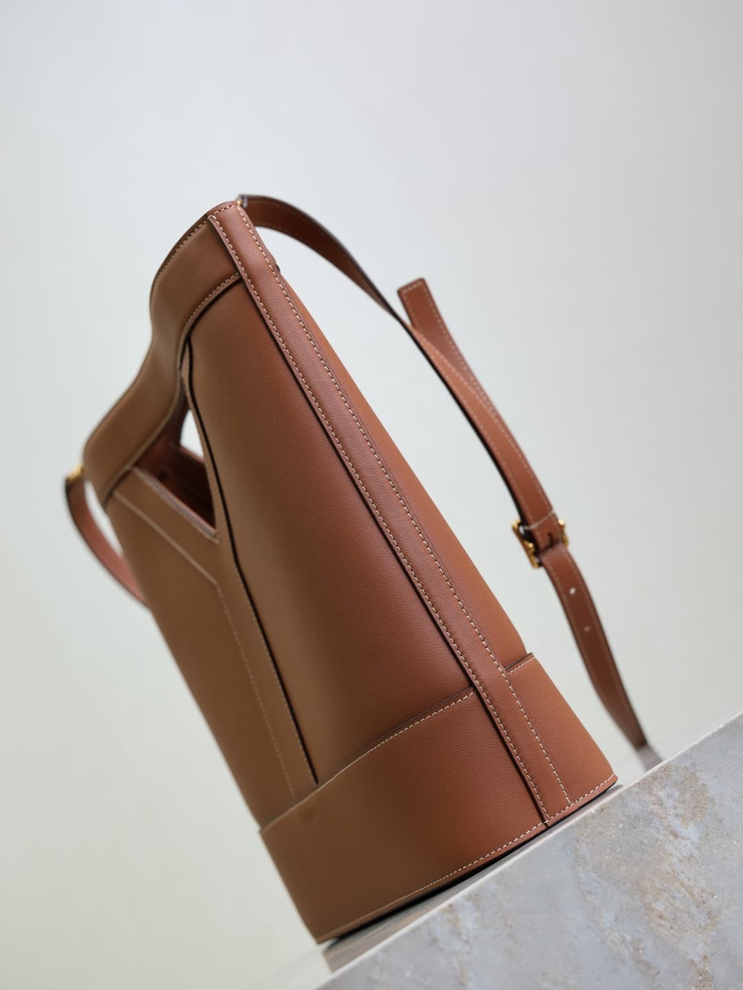 C8522 Caramel cowhide· — image 3