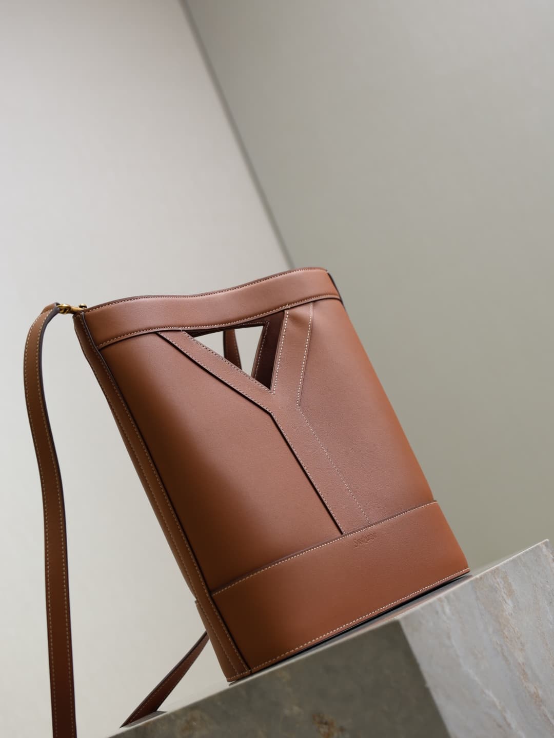 C8522 Caramel cowhide· — image 2