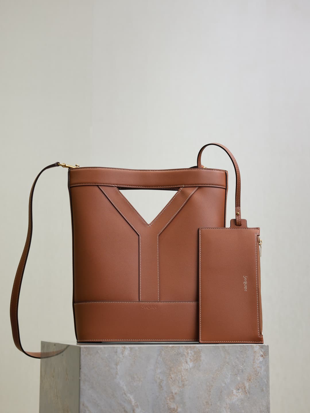 C8522 Caramel cowhide· — image 1