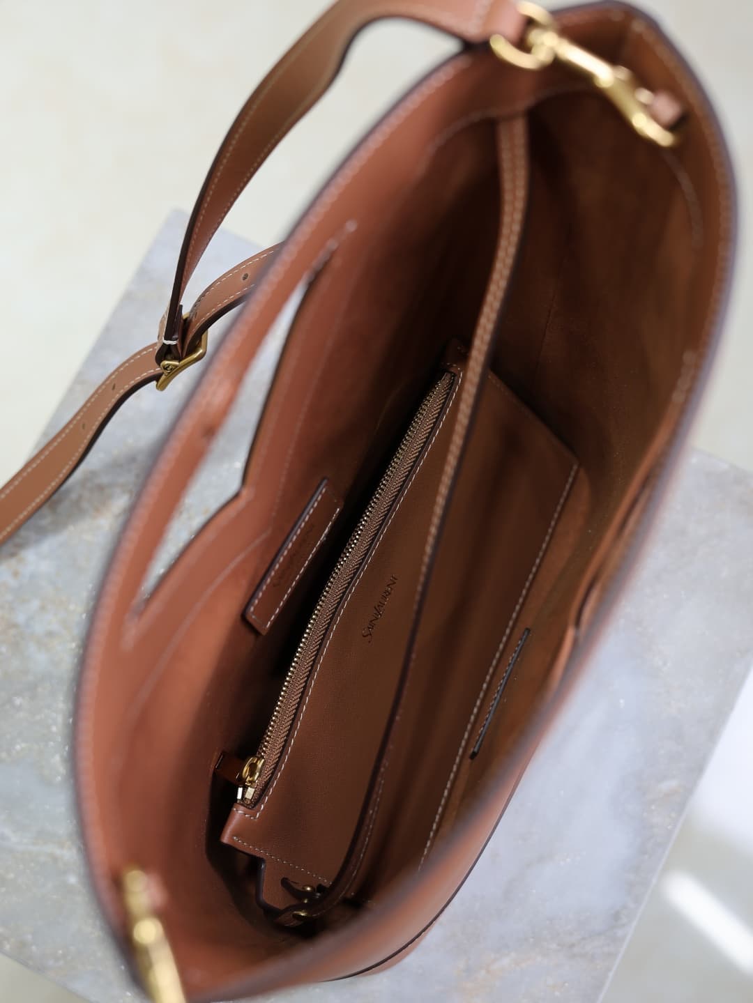 C8522 Caramel cowhide· — image 6