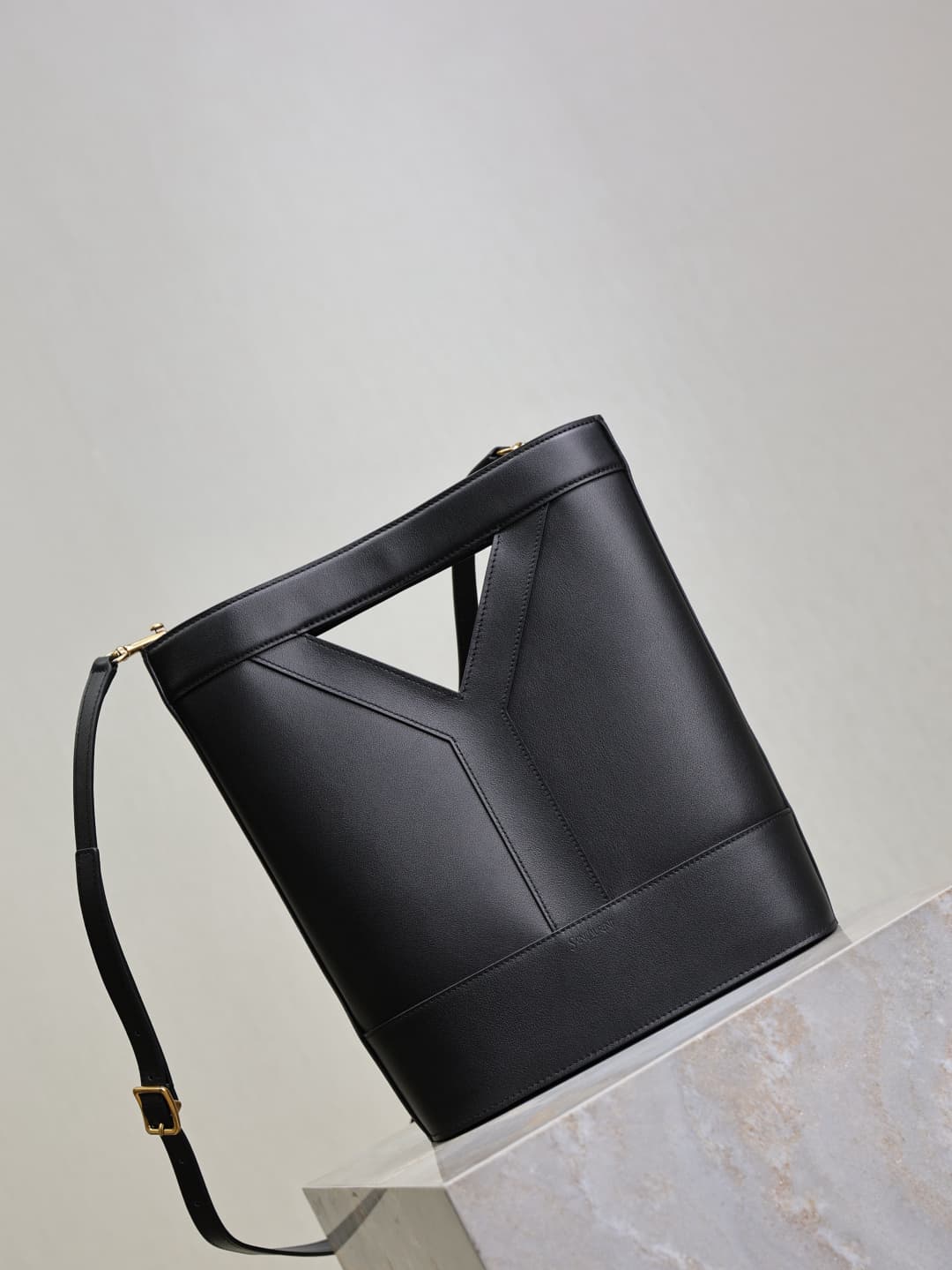 C8524 Black· — image 2