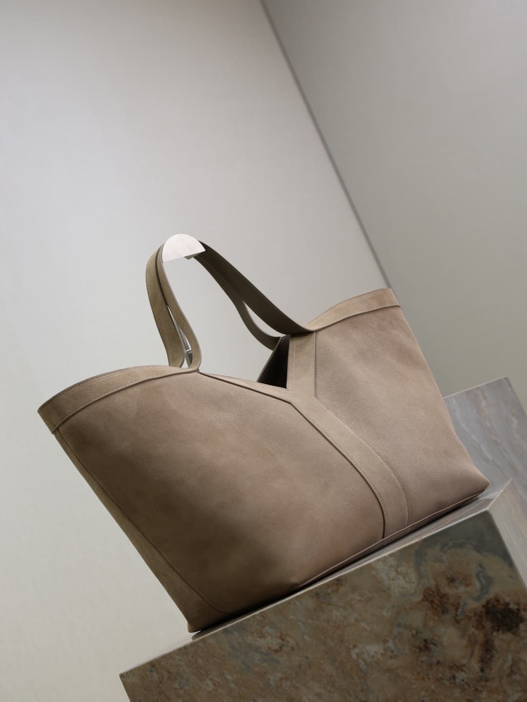 C8531 Gorilla skin with cowhide· — image 3
