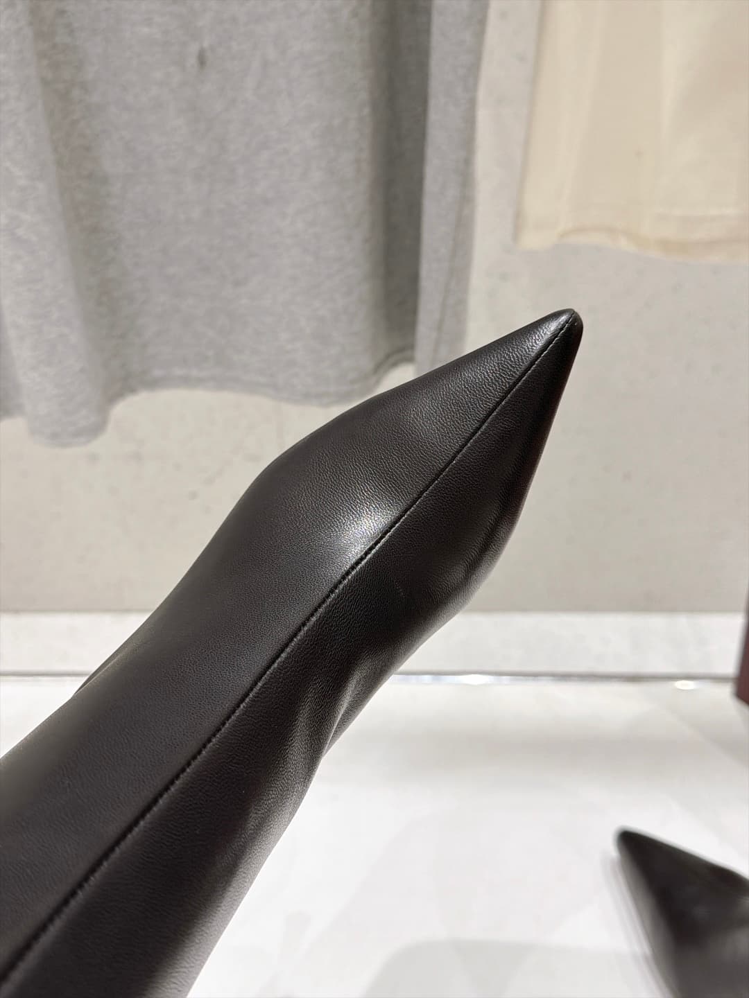 D7106 High-version products are produced on the factory floor — image 6