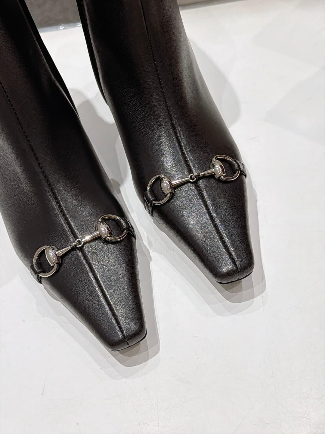 D6844 High-version products are manufactured. — image 6