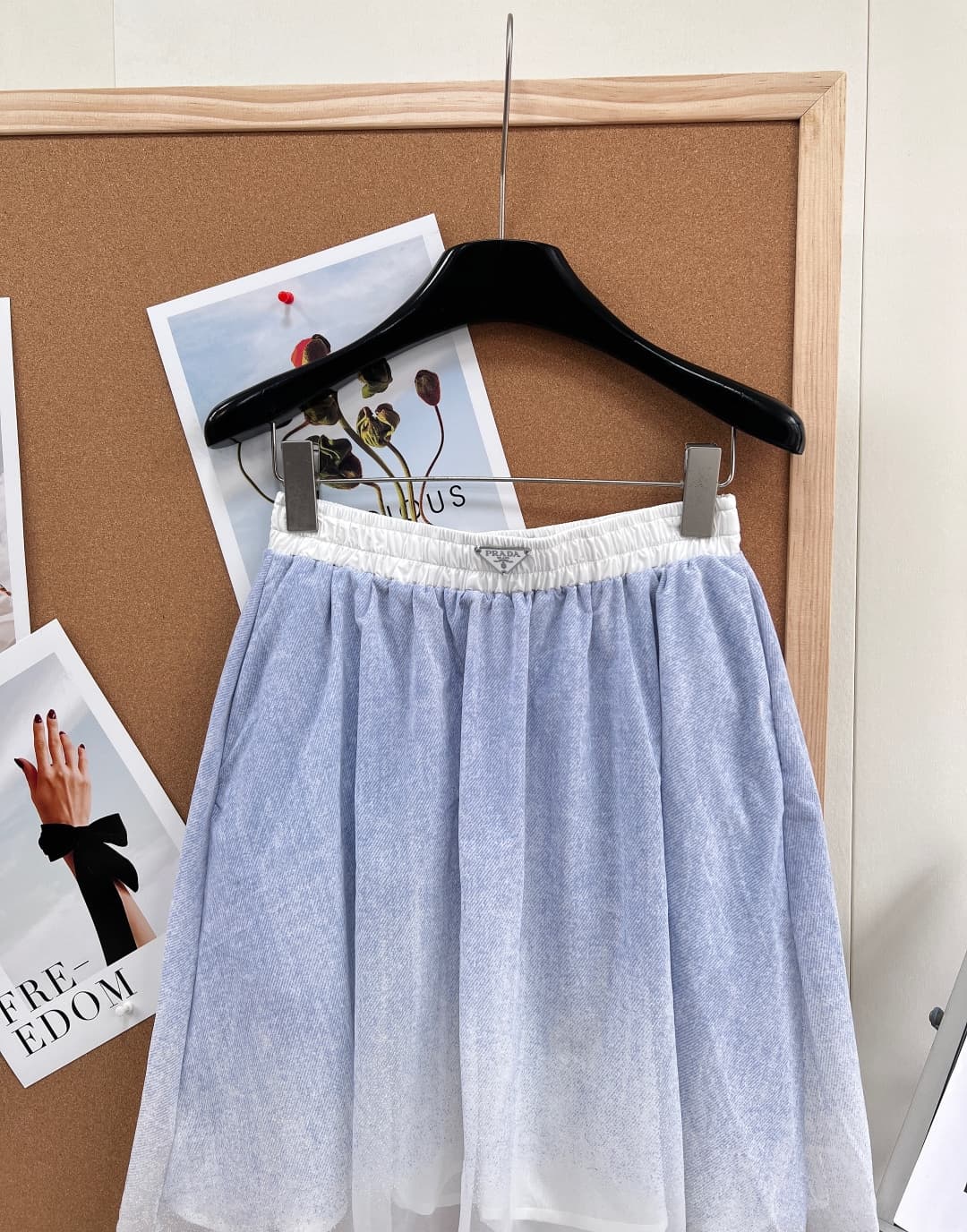 C18435 🆕PRADA26 New gradient acetate chiffon mid-dress – the most ethereal mid-dress of this year 🧚‍♀️. A must-have item for a fresh summer outfit! — image 4