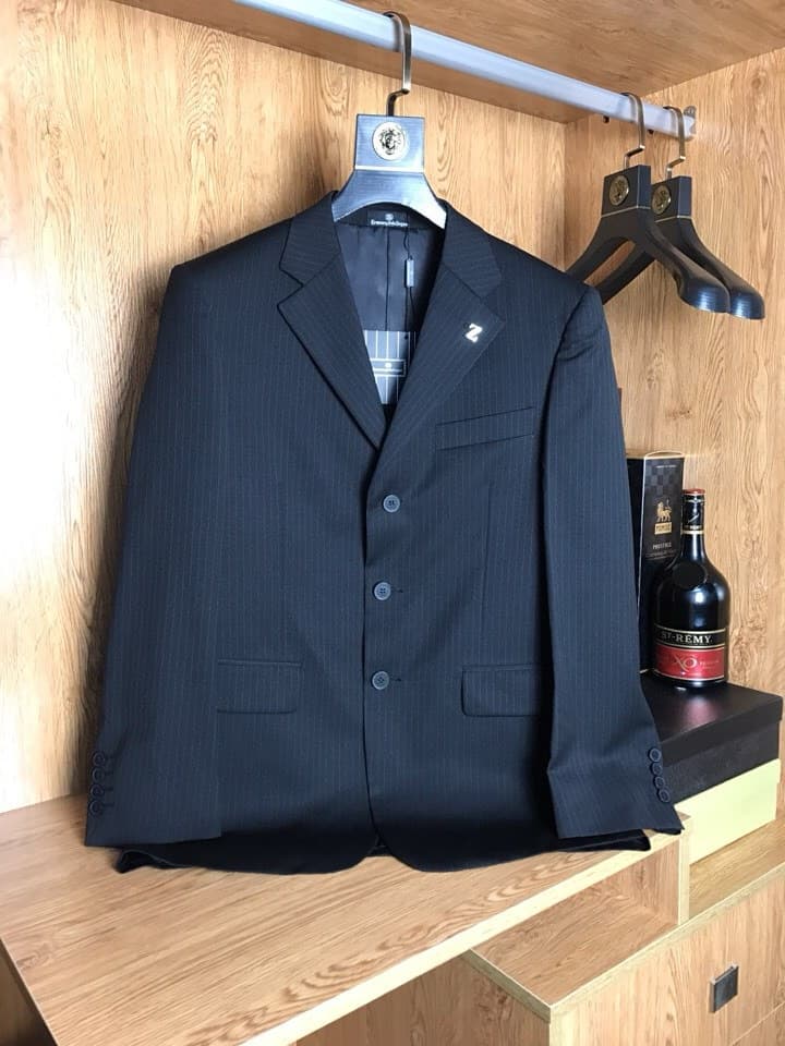 C17917 Shipped on the same day! EZ wool blazer! Fabric: 65% wool + 35% polyester. A stunning product ordered by a trading company for export! 😍 A premium item from Giorgio Armani’s channel. Part of the autumn/winter collection series, truly a star-level p — image 1