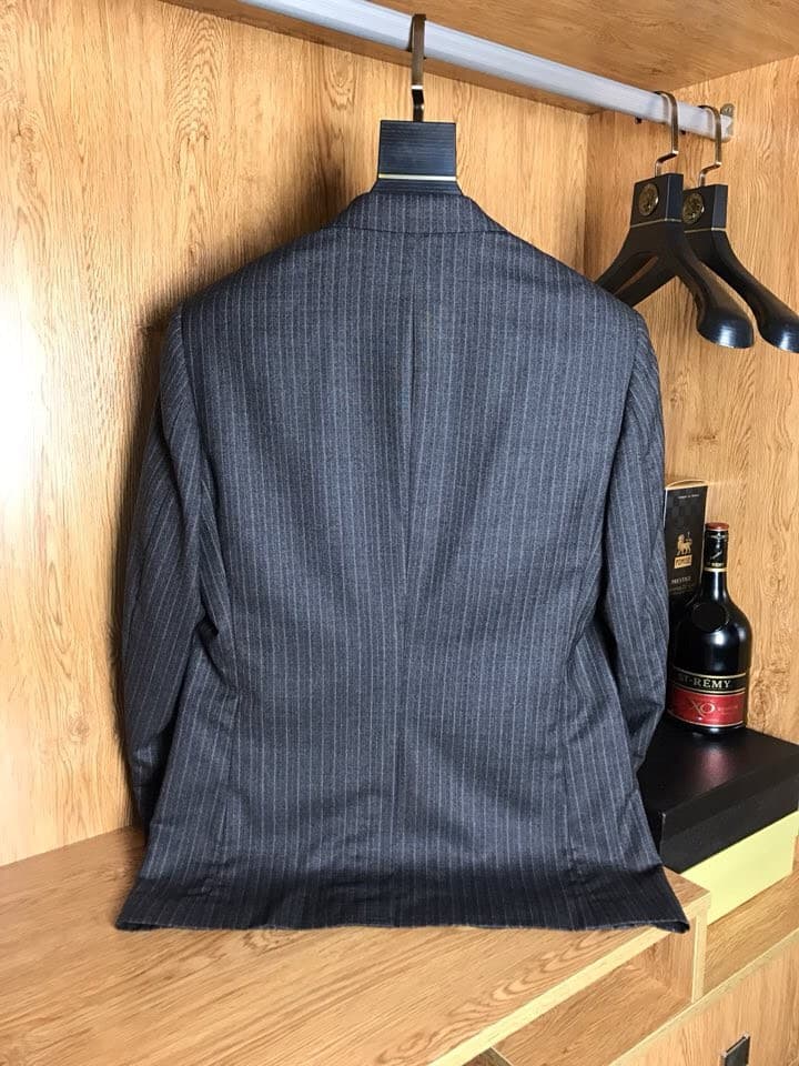 C17915 EZ wool blazer – fabric: 100% wool. A stunning product ordered by a trading company! 😍 A high-quality item from Giorgio Armani’s channel. Part of the 21SS autumn/winter collection; truly a star-level piece!! Absolutely exclusive! This EZ blazer is  — image 8