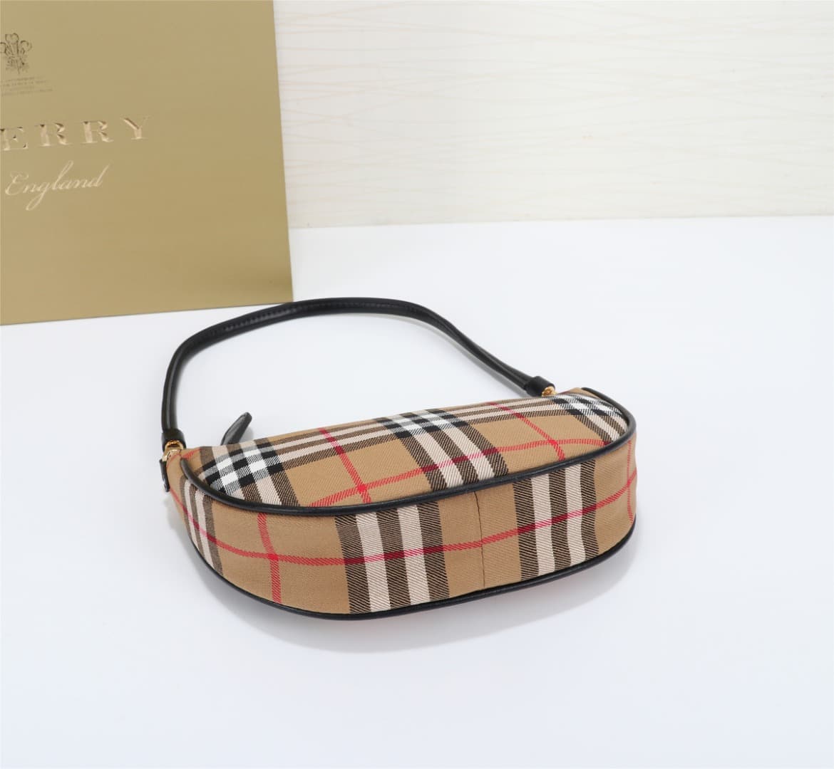 C22 🔥🔥B brand's latest storage bag, 🥰 selected vintage retro check cotton leather material, can be worn on the shoulder or removed from the strap to create a handbag style. 21 x 4 x 12.2 cm, 6801 — image 4