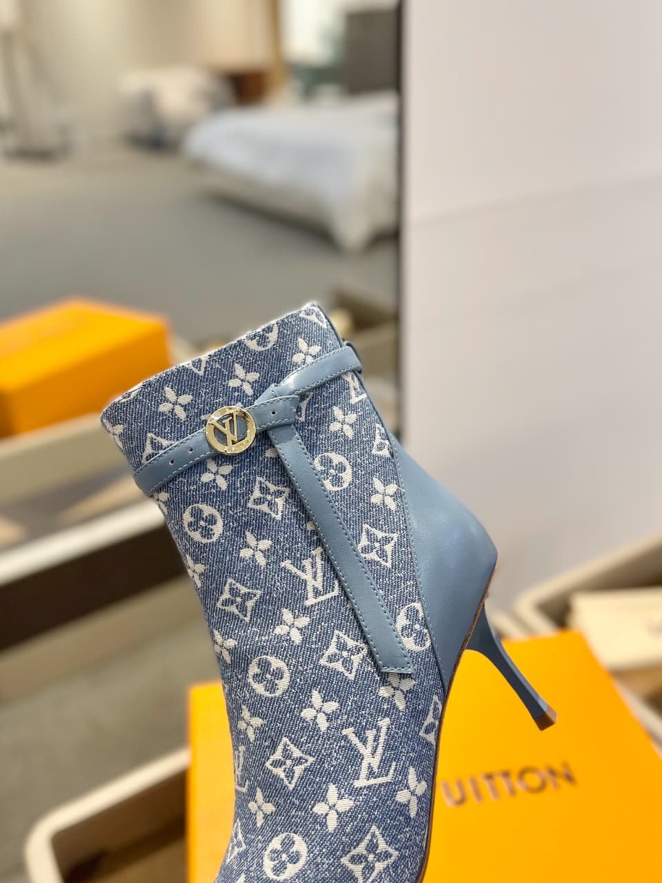 D9012 2026 – Latest models. L✔️ The latest shoes for the autumn and winter collections at the store’s exclusive boutique are also available on the official website. Perfect foot shape + LV-style buckle design, with a feminine and elegant style. Original m — image 7