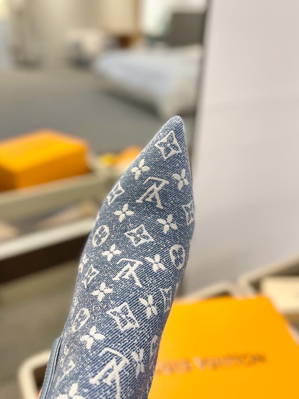 D9012 2026 – Latest models. L✔️ The latest shoes for the autumn and winter collections at the store’s exclusive boutique are also available on the official website. Perfect foot shape + LV-style buckle design, with a feminine and elegant style. Original m — image 8