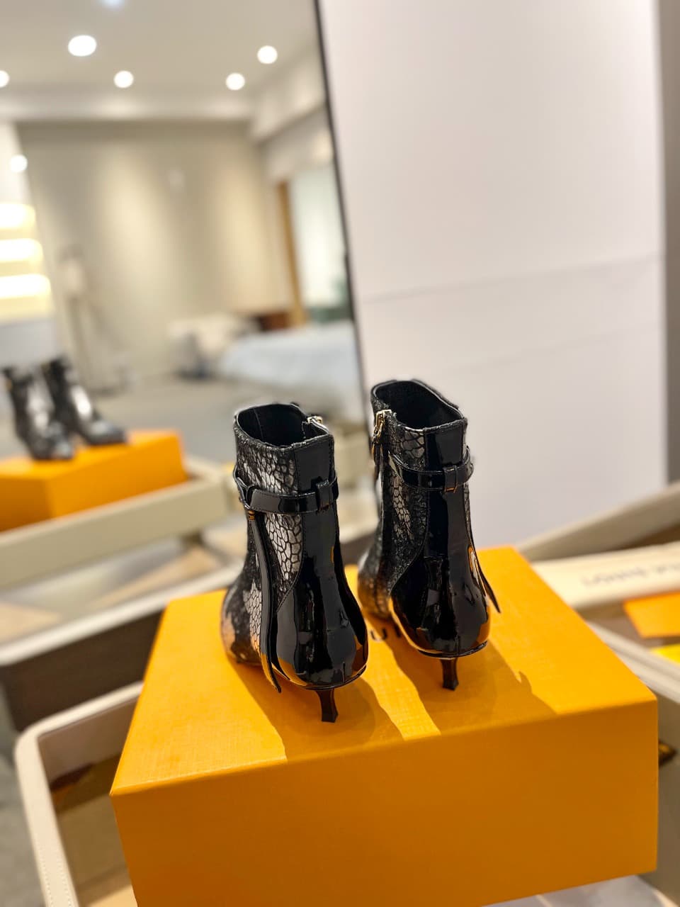 D9015 2026  Latest! L✔️ The latest boots from the autumn/winter collection at the store. The official website series is updated in real time. Perfect fit + LV-style buckle design – full of femininity and elegance. Original mold-based fit, ultimate 1:1 sil — image 7