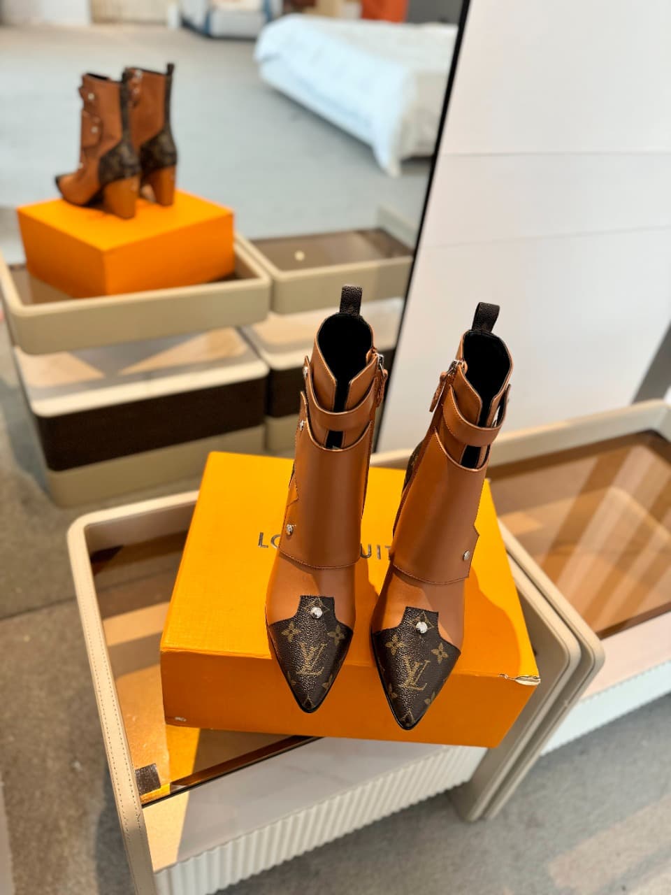 D9003 2026 – Latest models. L✔️ The latest shoes for the autumn and winter collections at the store’s exclusive boutique are also available on the official website. Perfect fit + LV-style buckles design – very feminine, elegant, and high-class. Original m — image 3