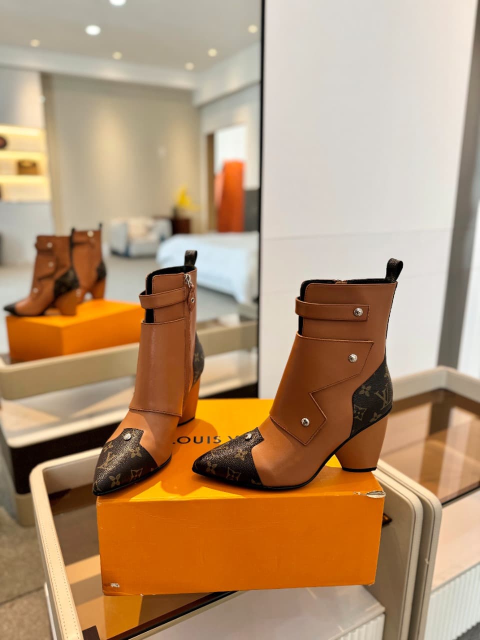 D9003 2026 – Latest models. L✔️ The latest shoes for the autumn and winter collections at the store’s exclusive boutique are also available on the official website. Perfect fit + LV-style buckles design – very feminine, elegant, and high-class. Original m — image 5