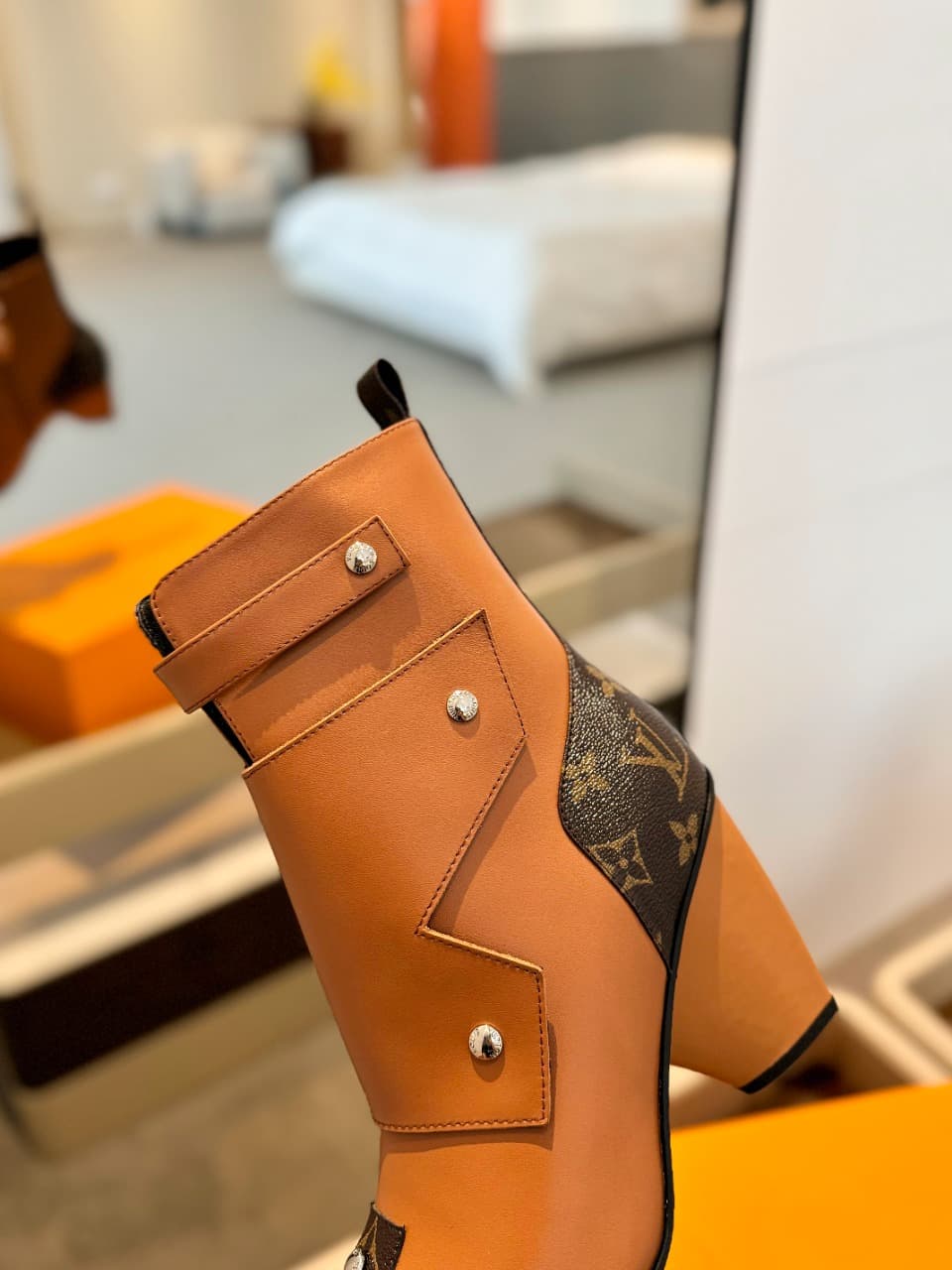 D9003 2026 – Latest models. L✔️ The latest shoes for the autumn and winter collections at the store’s exclusive boutique are also available on the official website. Perfect fit + LV-style buckles design – very feminine, elegant, and high-class. Original m — image 8