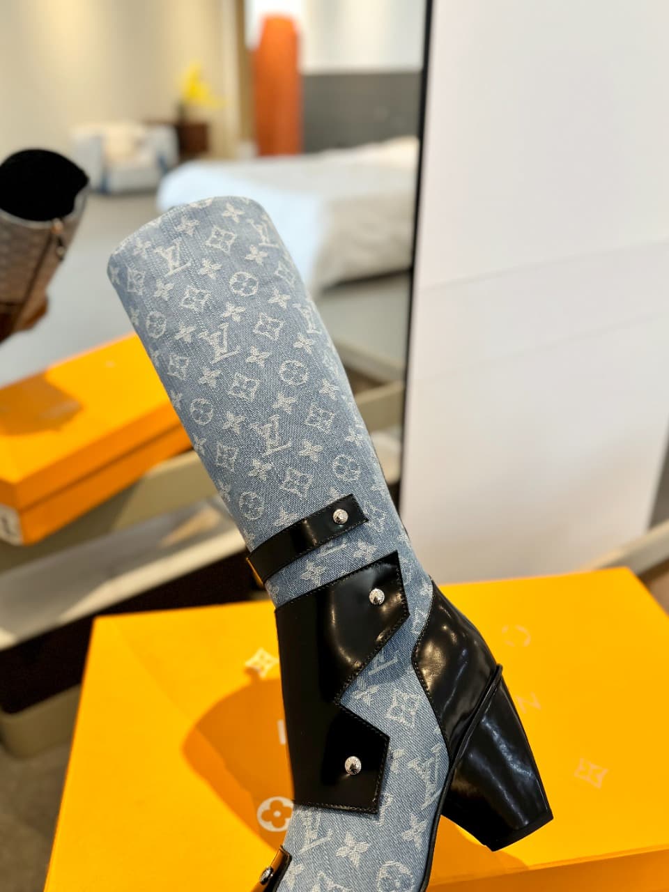 D9055 2026  Latest: L✔️ The latest shoes for the autumn and winter collection at the store. The official website series is updated simultaneously. Perfect fit + LV-style buckles design – full of femininity and elegance. Original mold fit, ultimate 1: 1 si — image 7