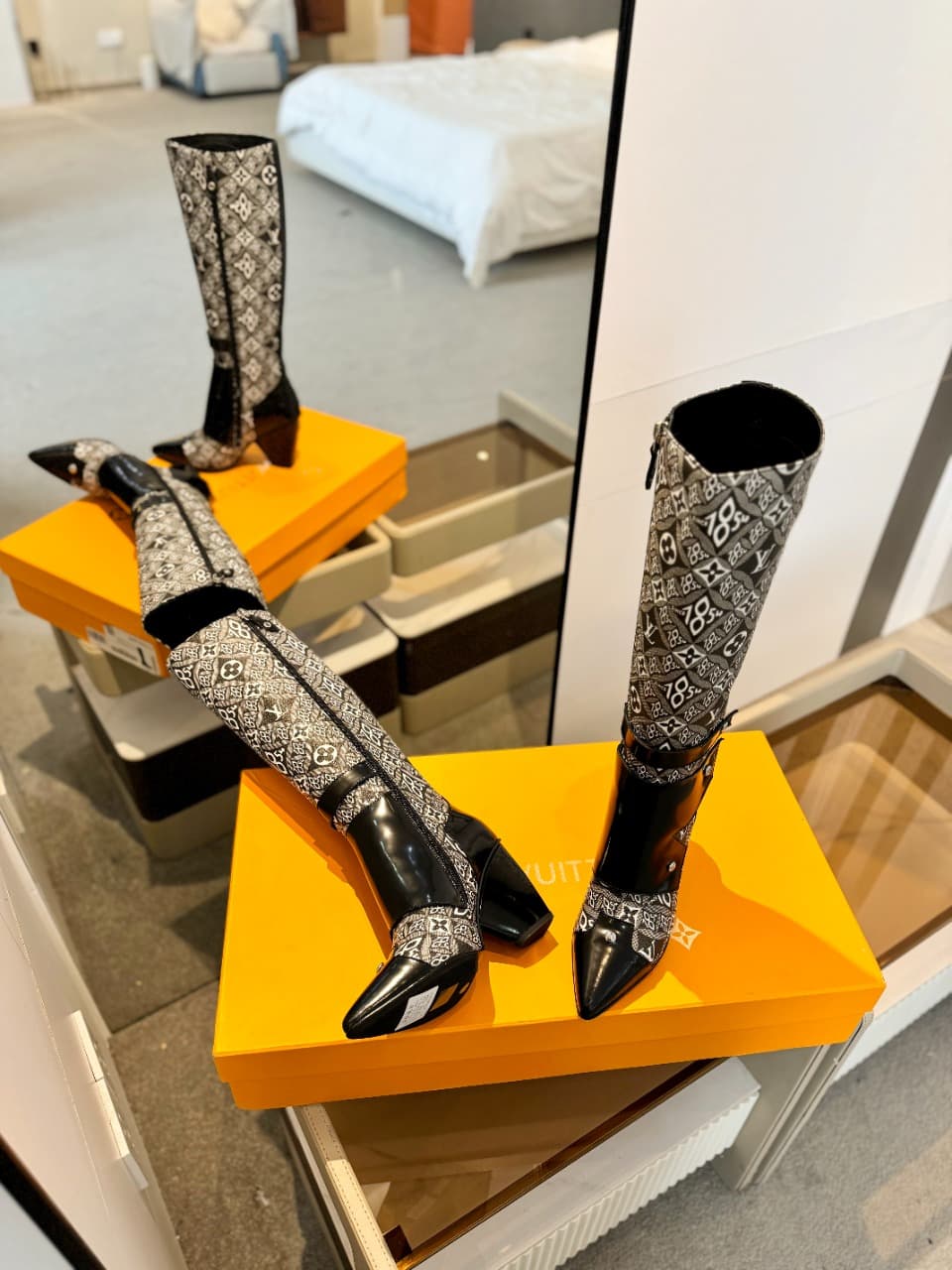 D9053 2026  Latest. L✔️ The latest shoes for the autumn and winter collections at the store. The official website collection is updated in real time. Perfect fit + LV-style buckles design – full of femininity and elegance. Original molded fit, ultimate 1: — image 6