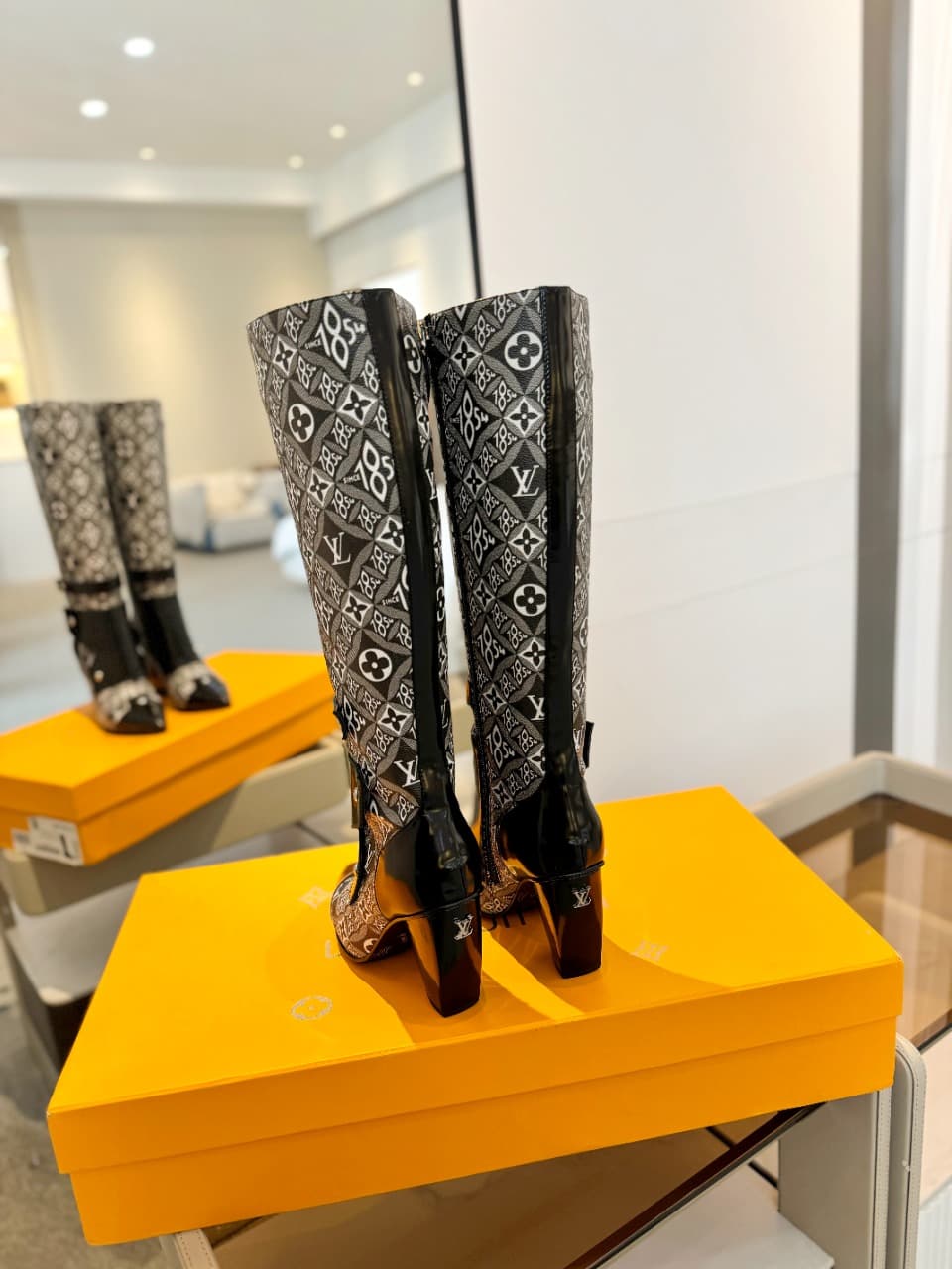 D9053 2026  Latest. L✔️ The latest shoes for the autumn and winter collections at the store. The official website collection is updated in real time. Perfect fit + LV-style buckles design – full of femininity and elegance. Original molded fit, ultimate 1: — image 7