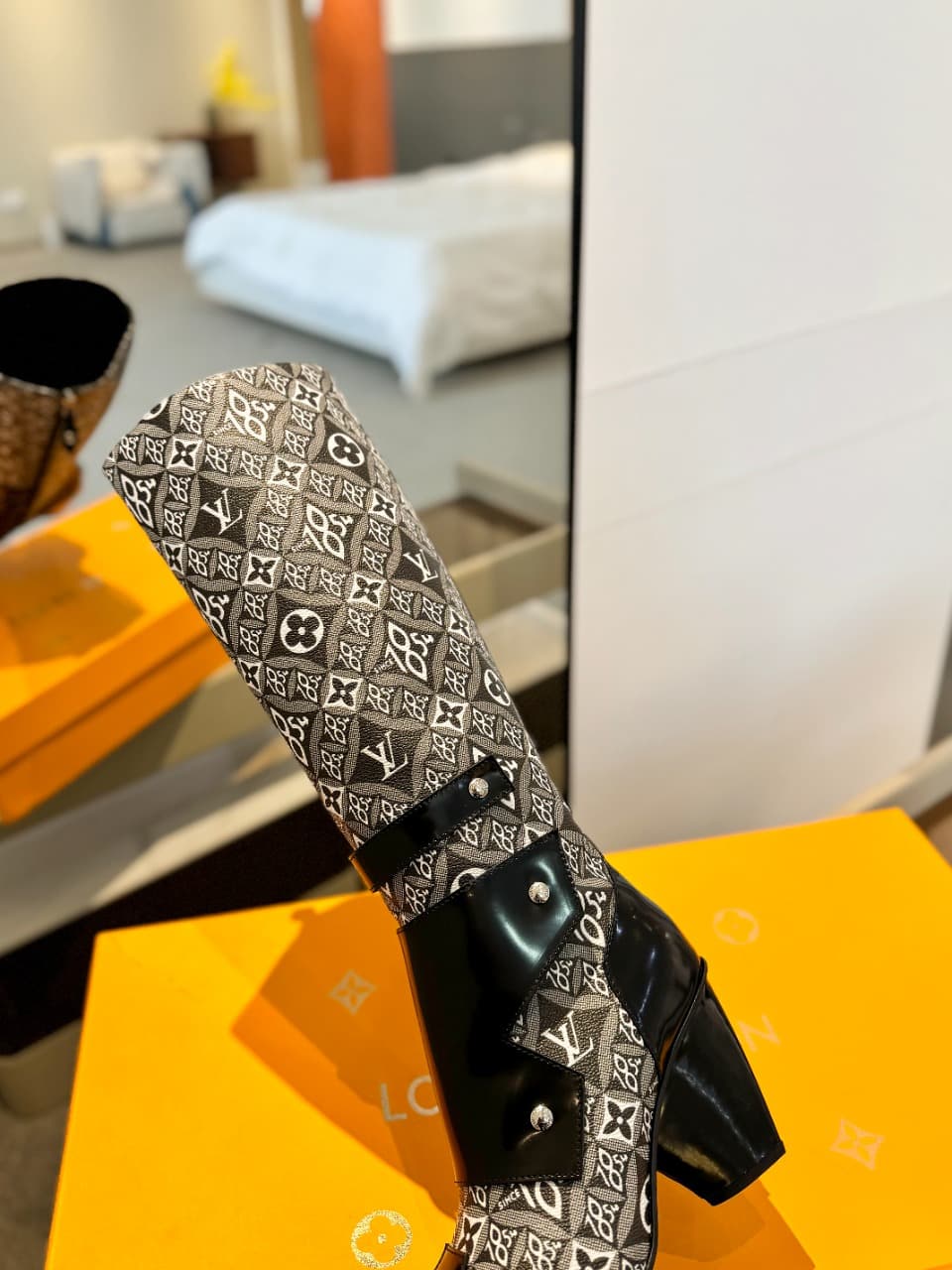 D9053 2026  Latest. L✔️ The latest shoes for the autumn and winter collections at the store. The official website collection is updated in real time. Perfect fit + LV-style buckles design – full of femininity and elegance. Original molded fit, ultimate 1: — image 8