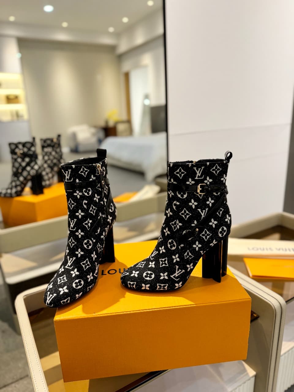D8998 2026 – Latest collection/series. L✔️ The latest autumn/winter online store collection features short boots of 6 size. These boots are updated in real time, have a perfect fit, feature LV-style buckles and edging, have intricate craftsmanship, a plum — image 4