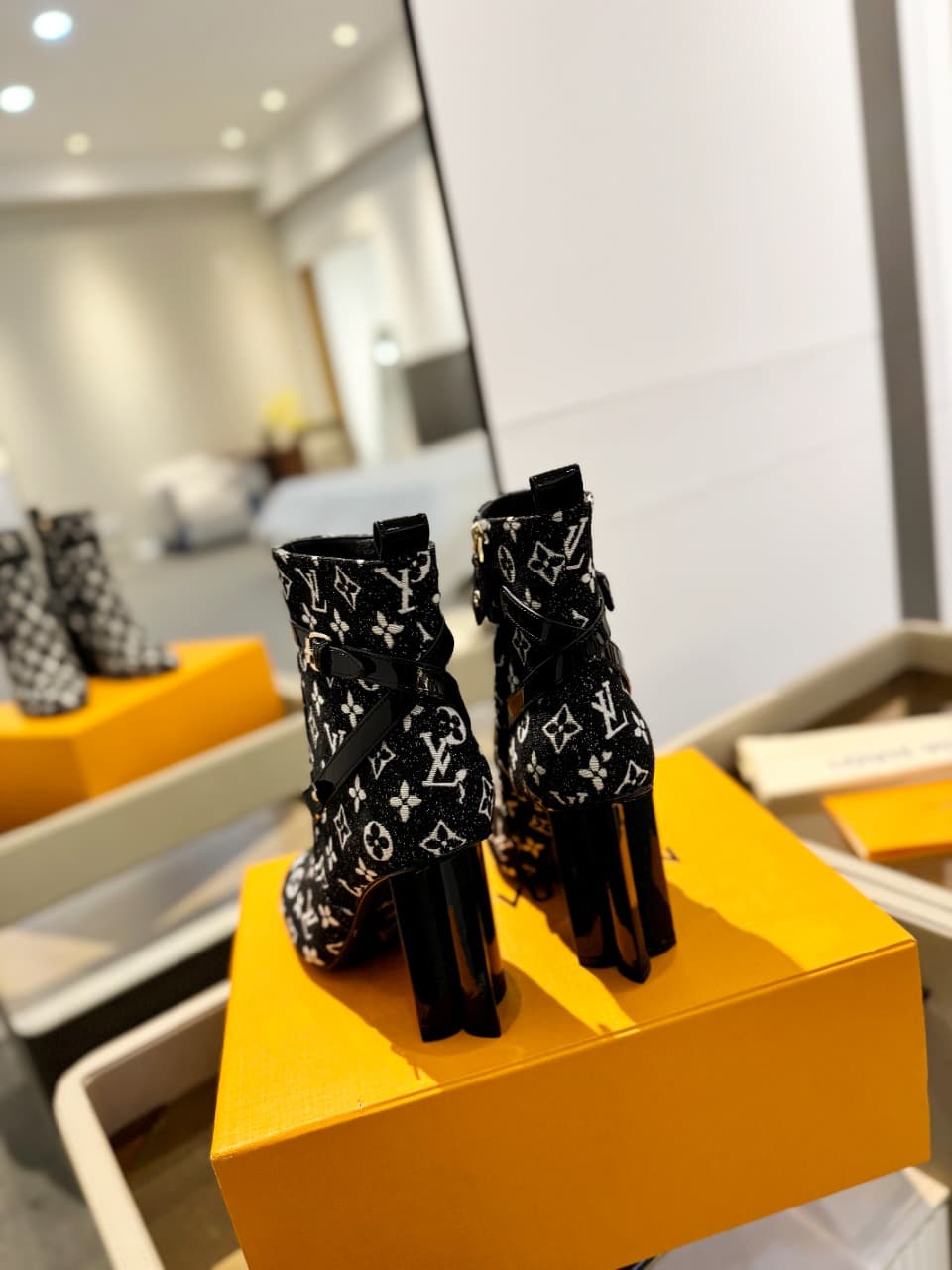D8998 2026 – Latest collection/series. L✔️ The latest autumn/winter online store collection features short boots of 6 size. These boots are updated in real time, have a perfect fit, feature LV-style buckles and edging, have intricate craftsmanship, a plum — image 5