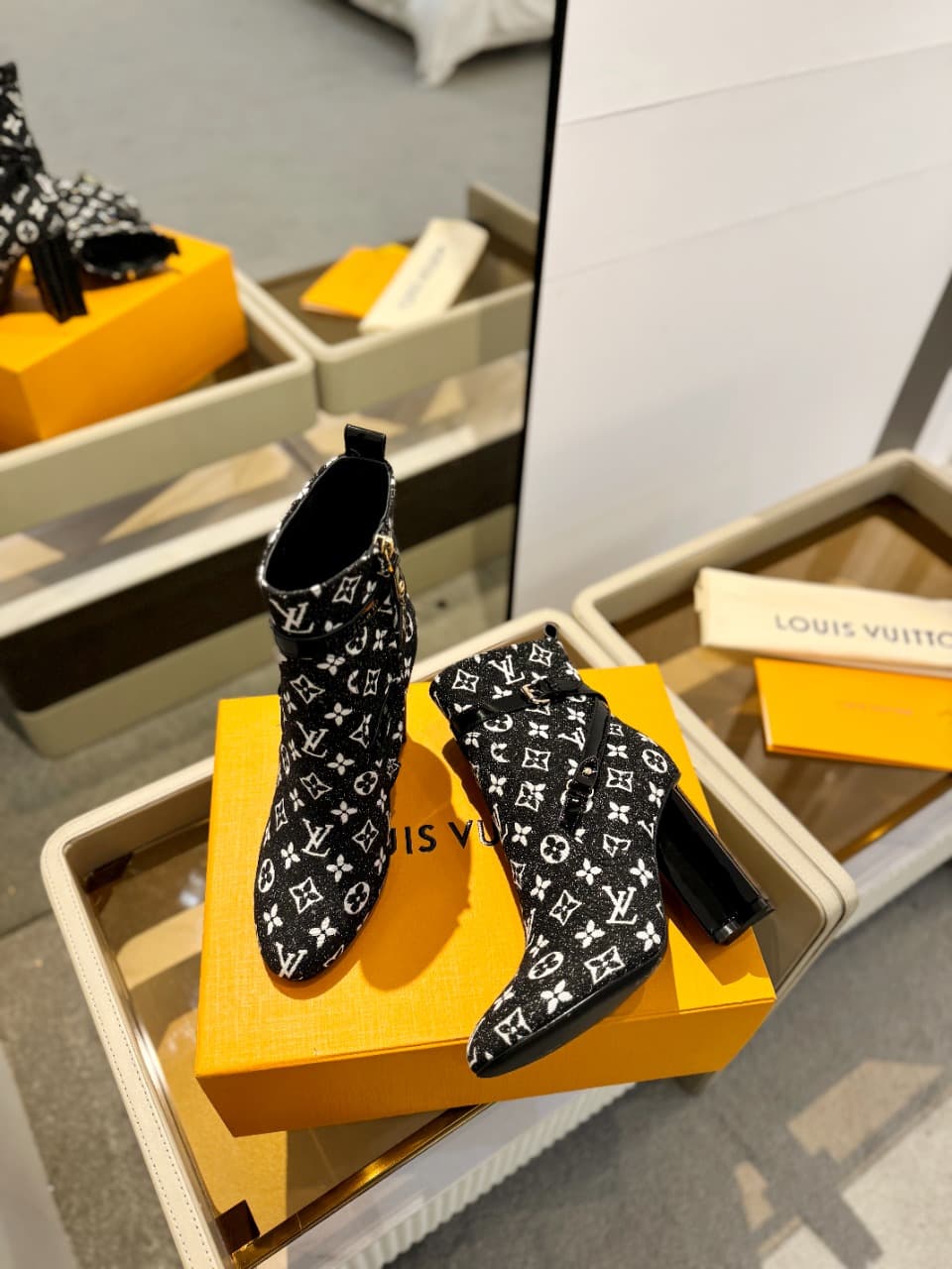 D8998 2026 – Latest collection/series. L✔️ The latest autumn/winter online store collection features short boots of 6 size. These boots are updated in real time, have a perfect fit, feature LV-style buckles and edging, have intricate craftsmanship, a plum — image 7