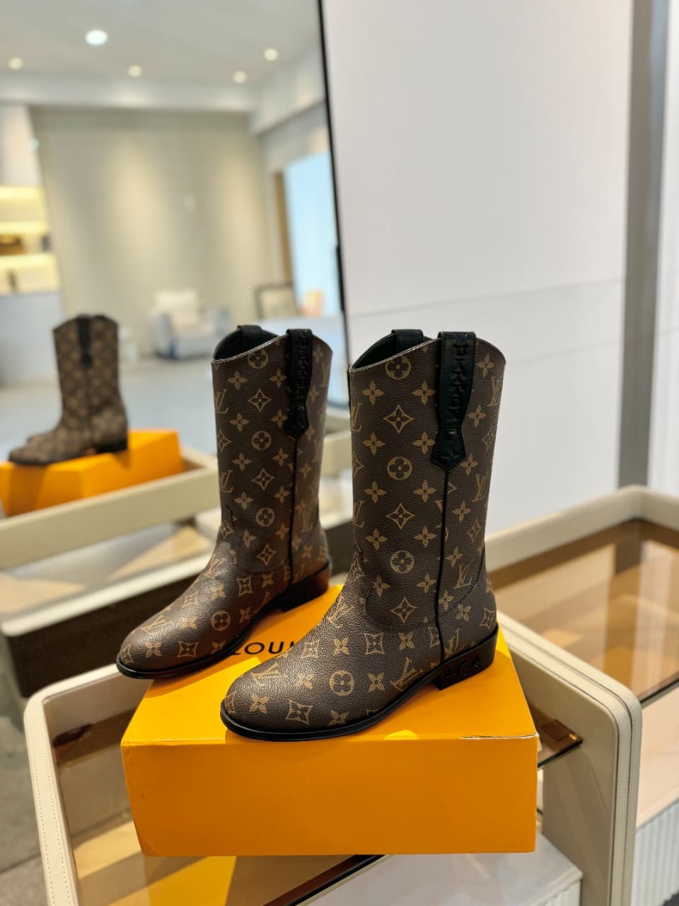 D8993 2026 – Latest collection/series. The latest autumn/winter online store collection features formal boots. All items are updated simultaneously; perfect fit, LV-style ribbed edges, intricate craftsmanship, and a design that exudes elegance. Original m — image 4