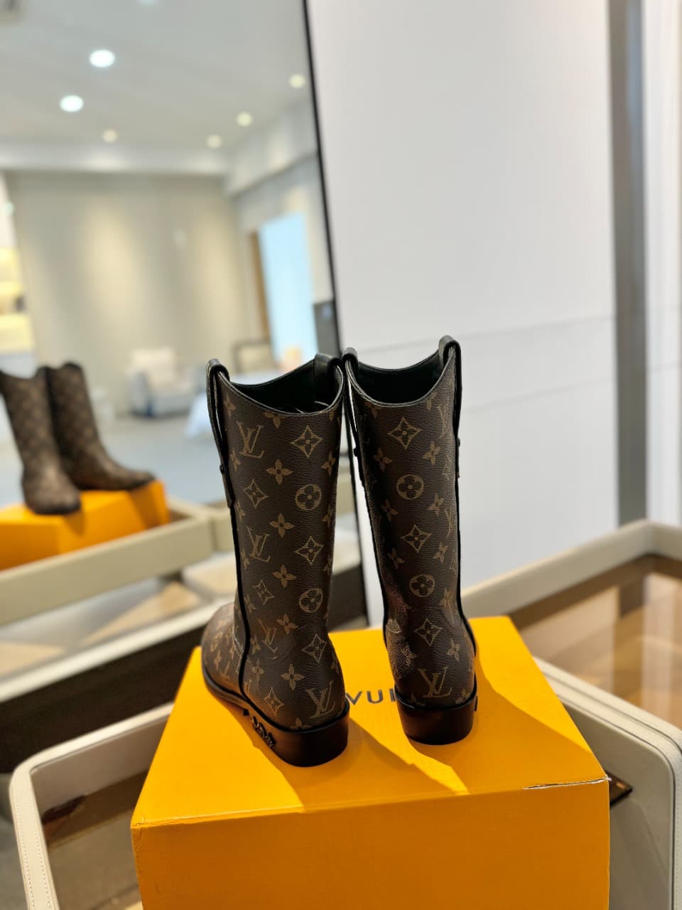 D8993 2026 – Latest collection/series. The latest autumn/winter online store collection features formal boots. All items are updated simultaneously; perfect fit, LV-style ribbed edges, intricate craftsmanship, and a design that exudes elegance. Original m — image 6